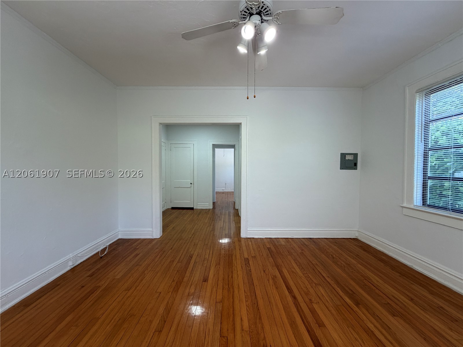 320 Mendoza Ave 6 Property Photo 3