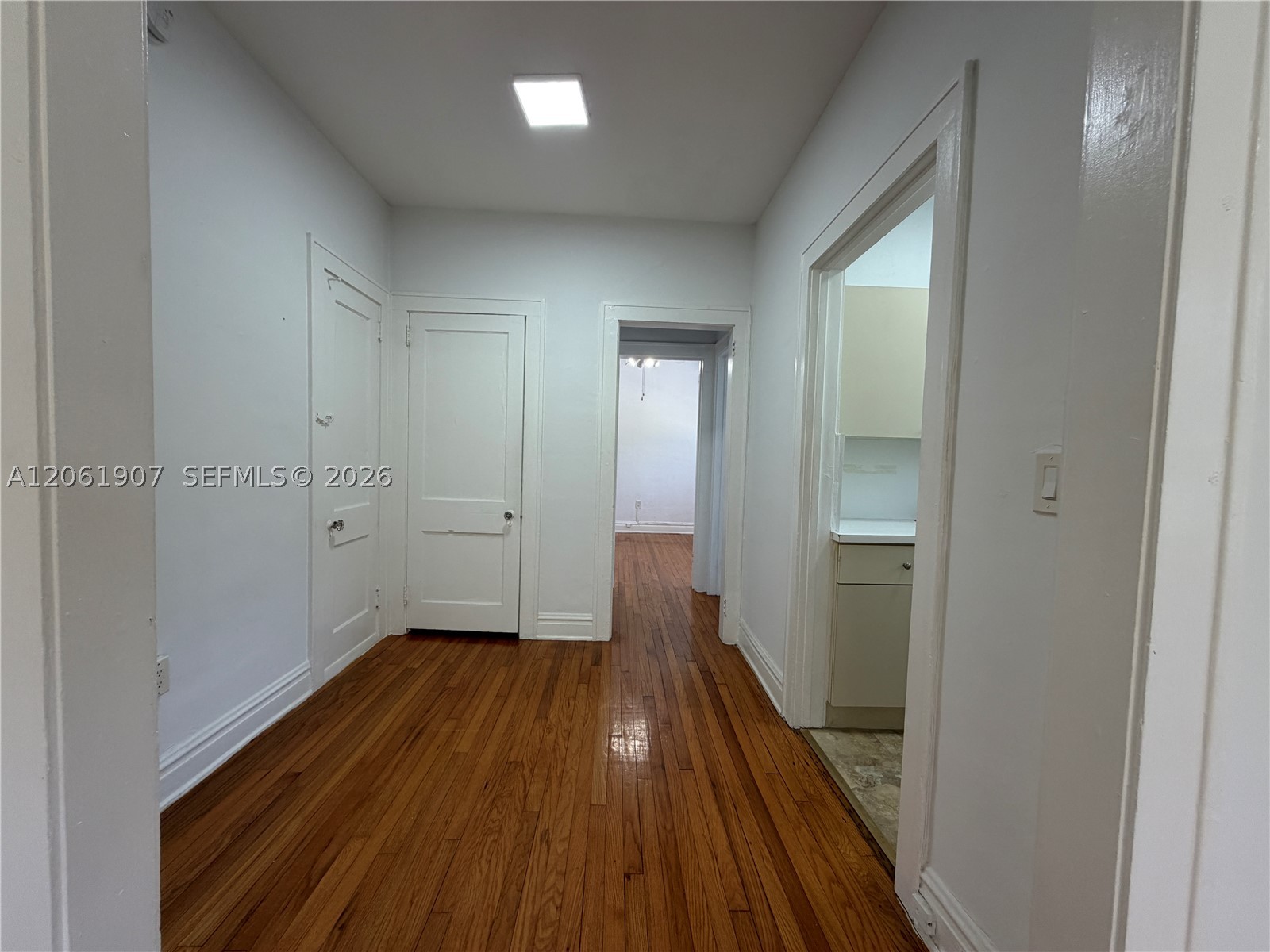320 Mendoza Ave 6 Property Photo 4