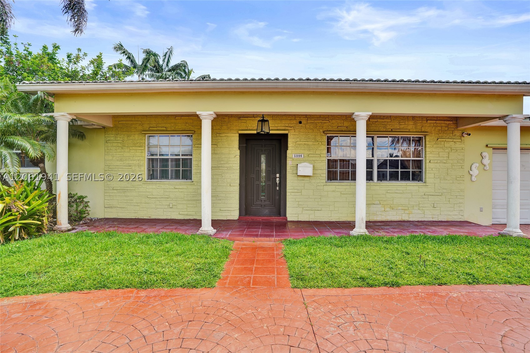5306 Roosevelt St Property Photo 1