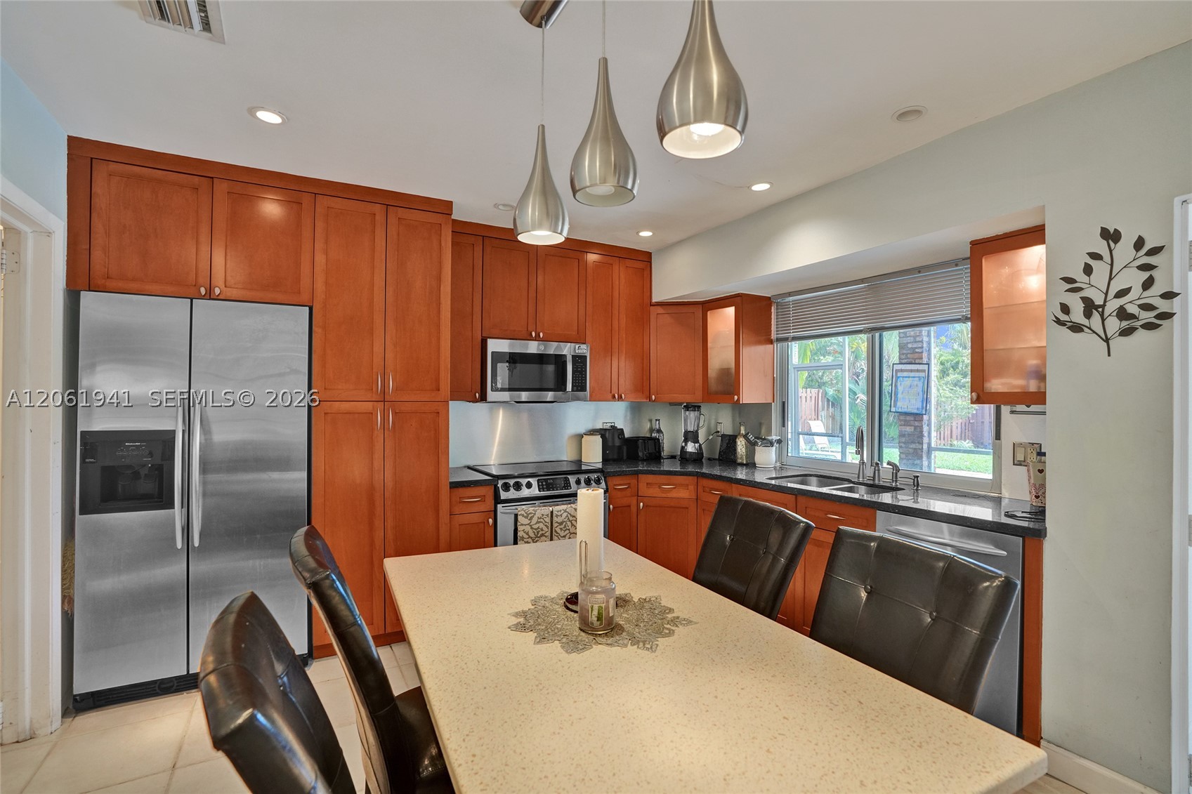 5306 Roosevelt St Property Photo 6