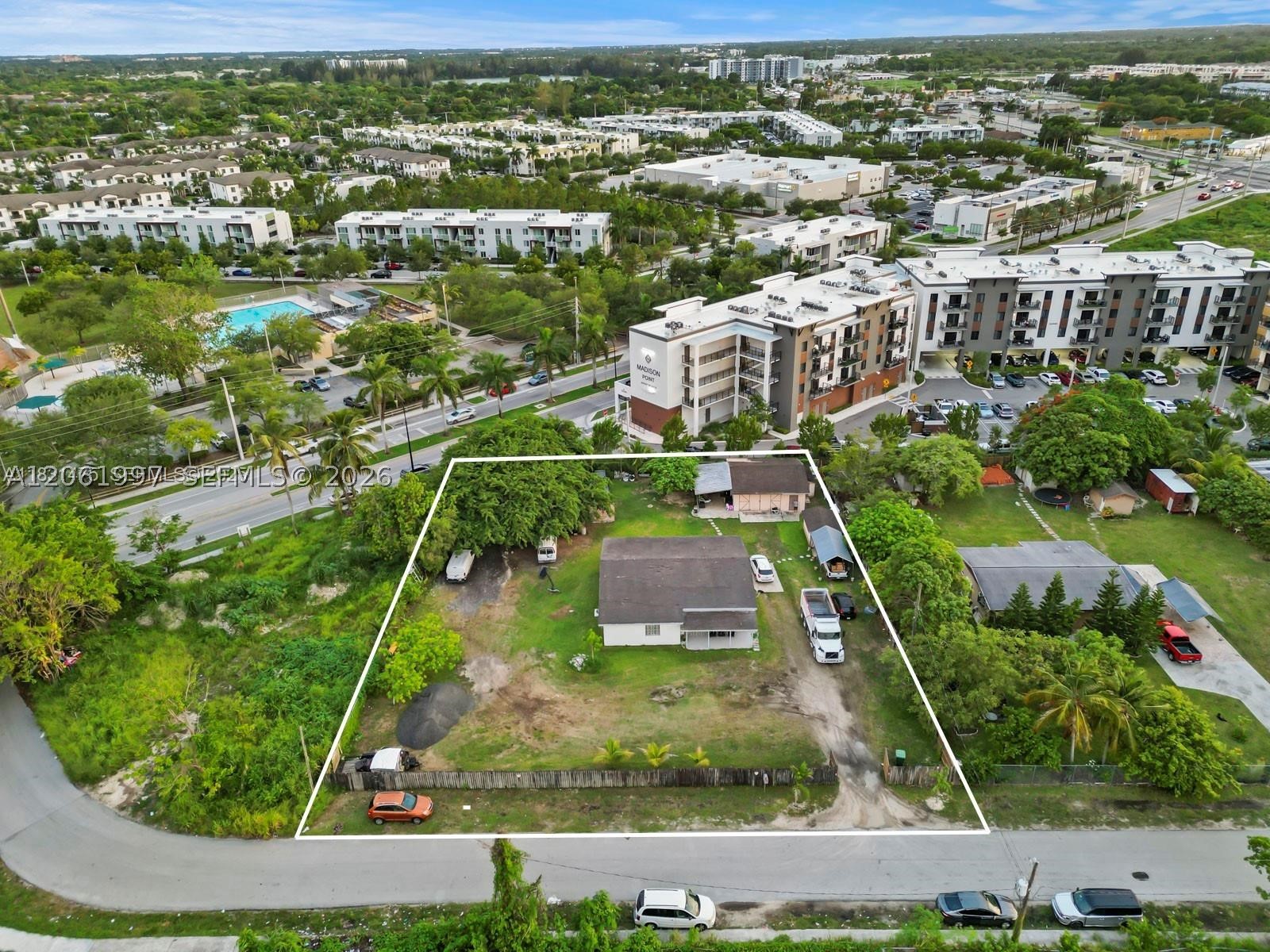 14210 Henderson St Property Photo 2