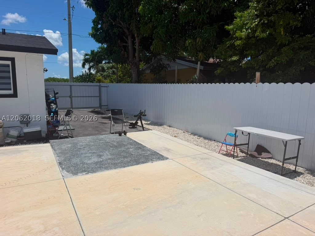 1749 Sw 8th St Property Photo 22