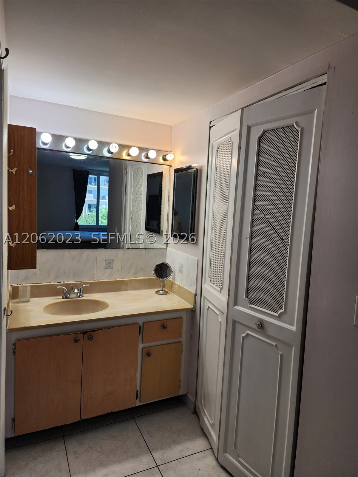 250 180th Dr 301 Property Photo 8