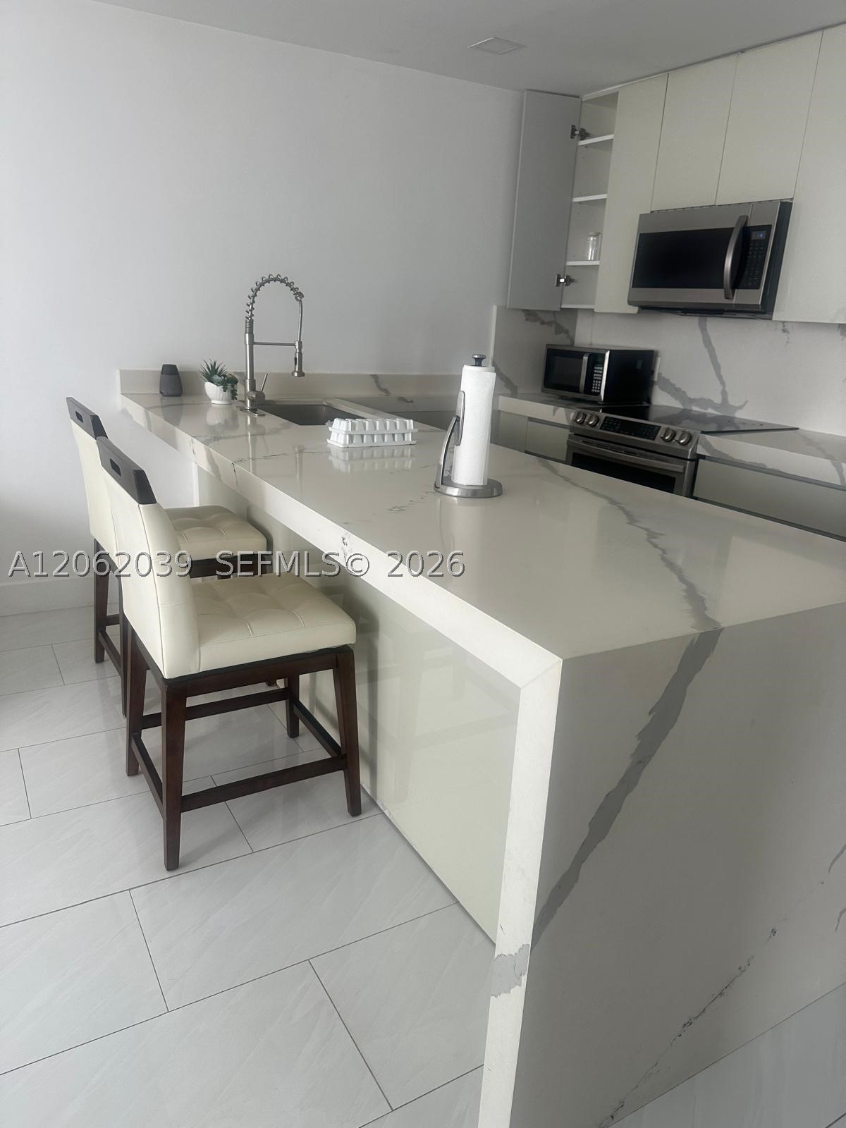 3725 S Ocean Dr 1507 Property Photo 1