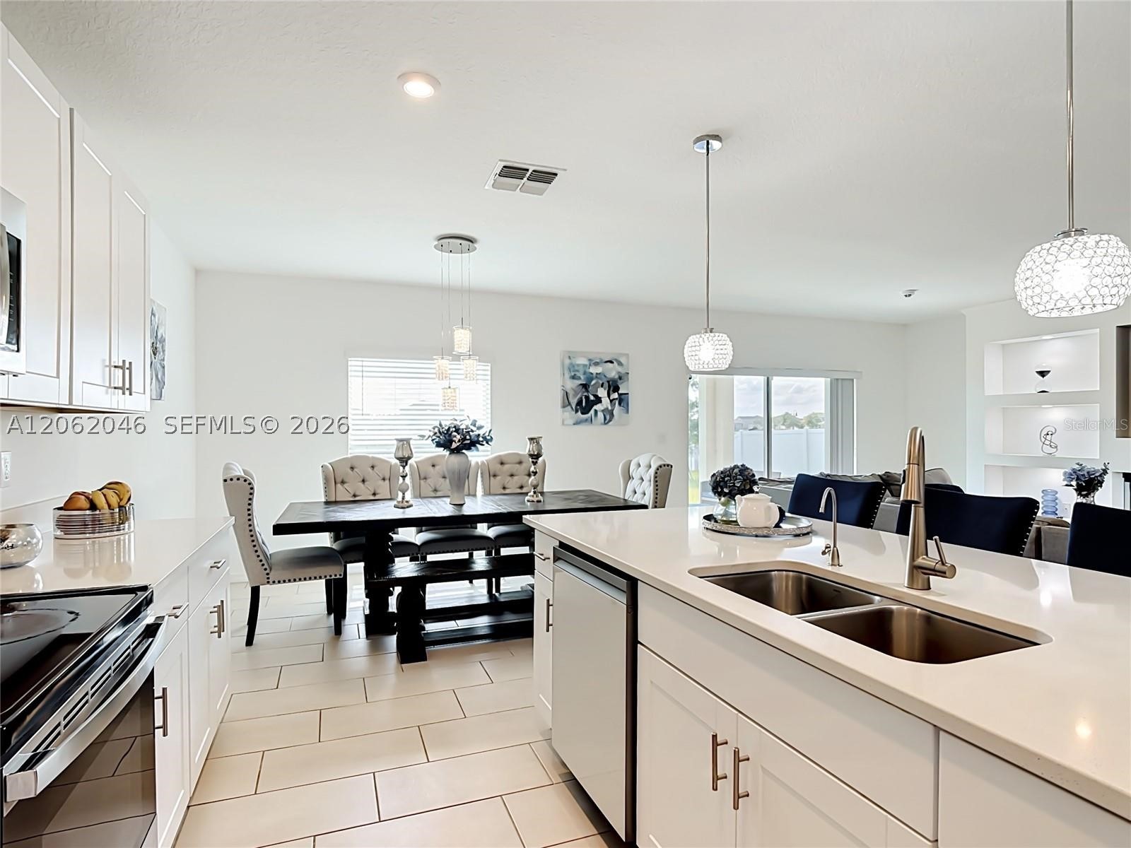 246 Zircon Road Property Photo 8