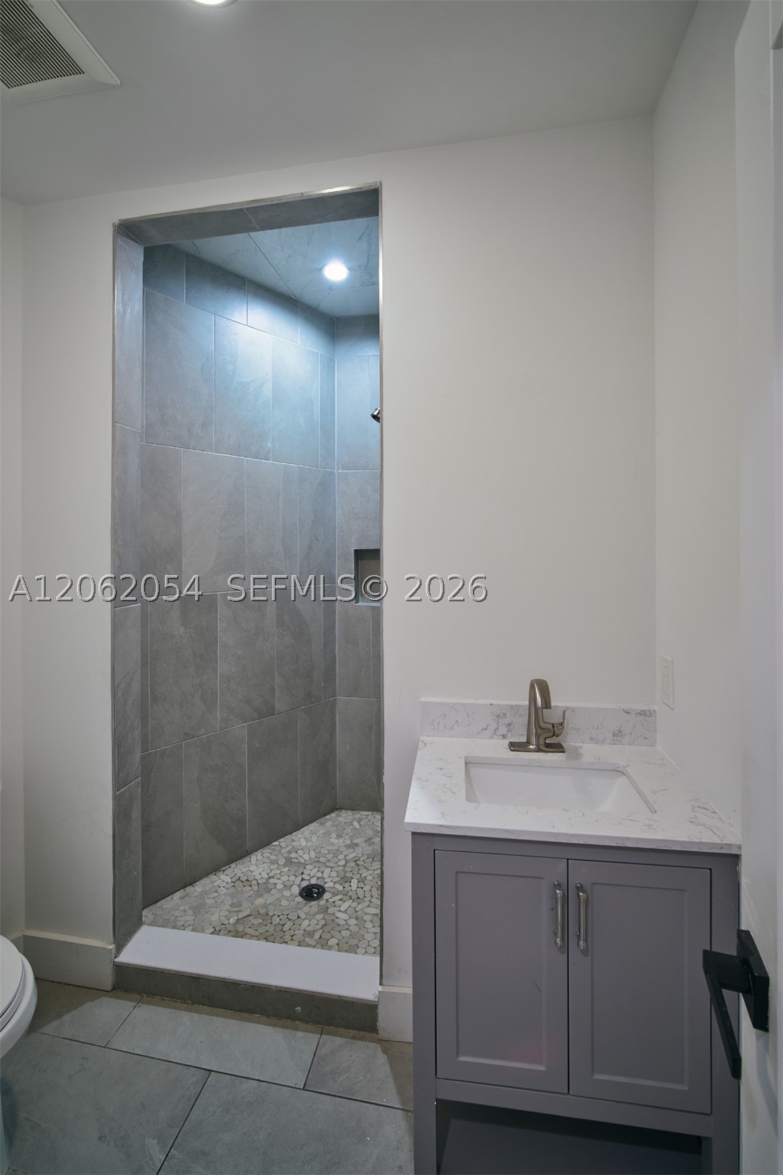 189 Mc Namara Rd Property Photo 28