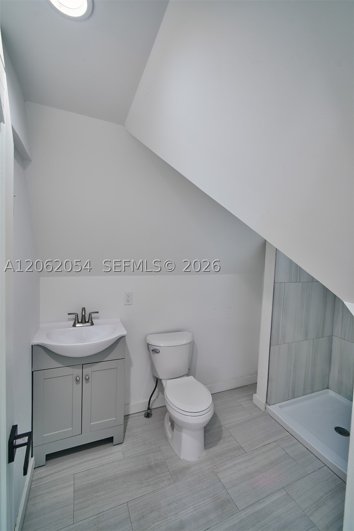 189 Mc Namara Rd Property Photo 38