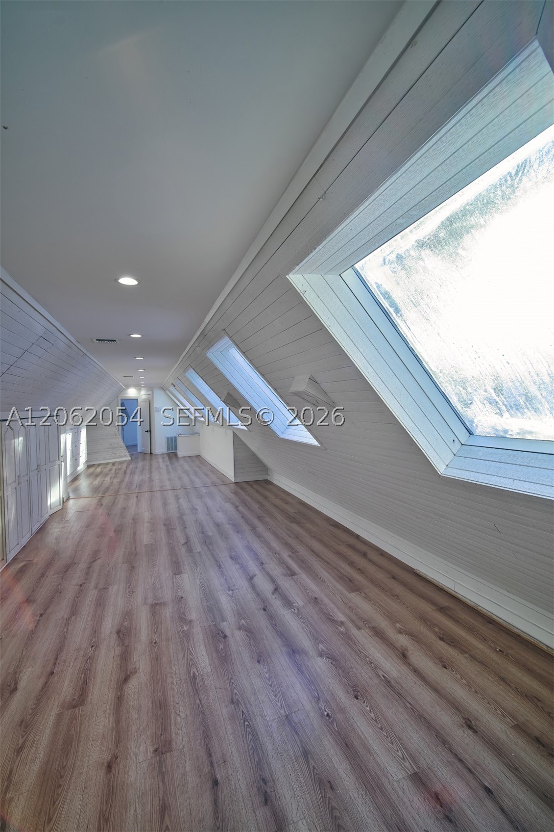 189 Mc Namara Rd Property Photo 39