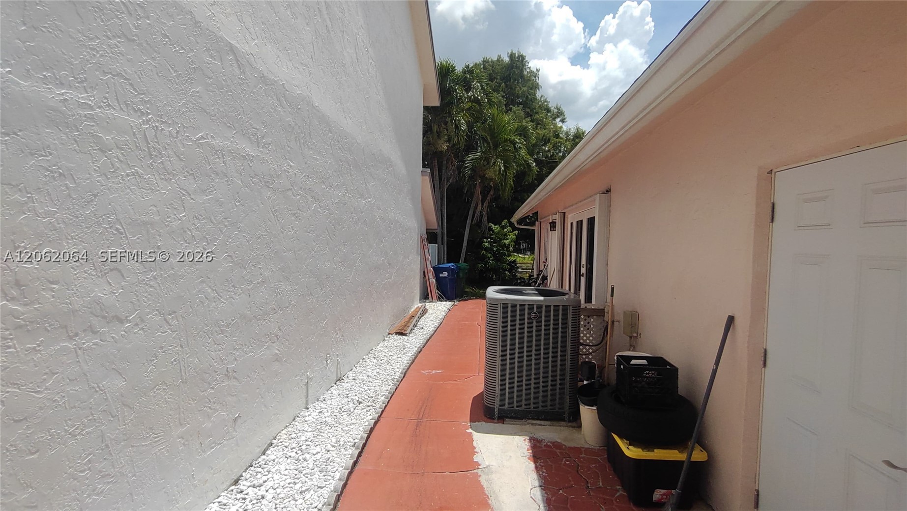 19081 Nw 77th Ct 1 Property Photo 2
