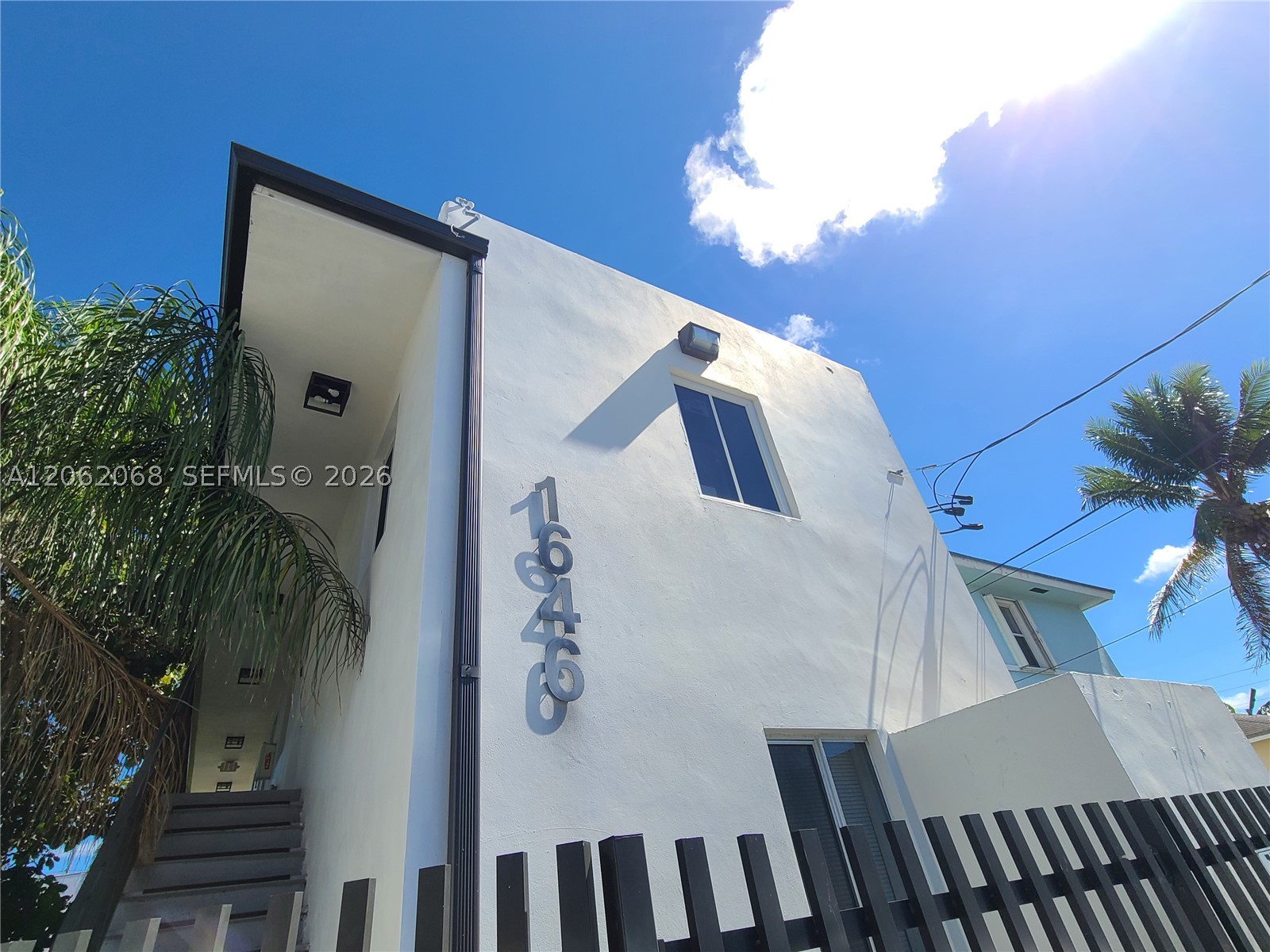 1646 NW 1st Pl 2 Property Photo 1