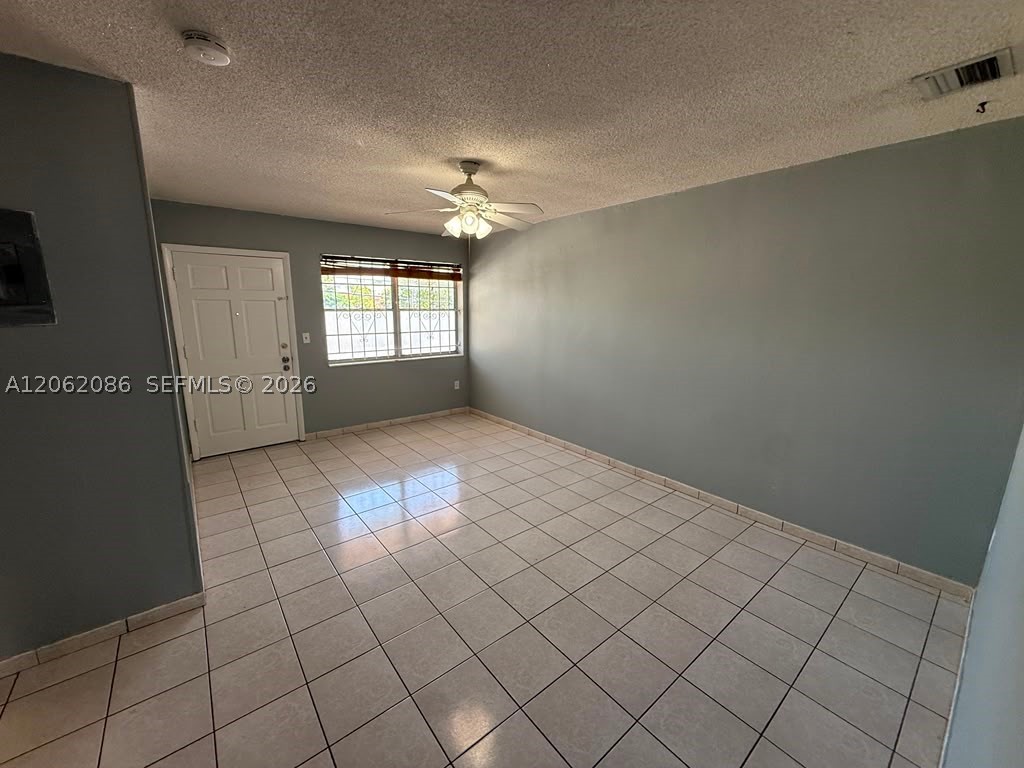 1154 W 35th St 213 Property Photo 5