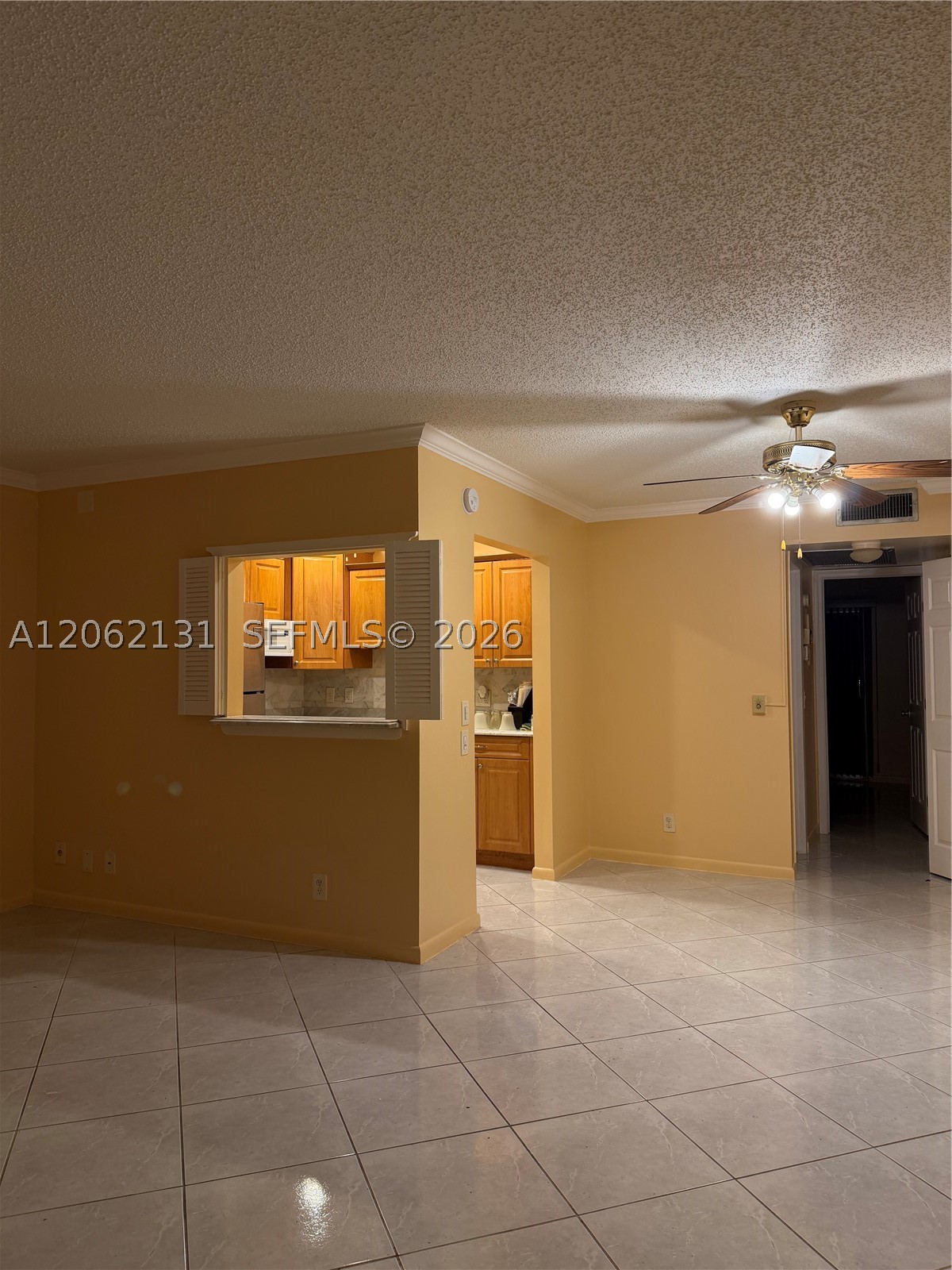 559 N Mansfield N 559 Property Photo 3