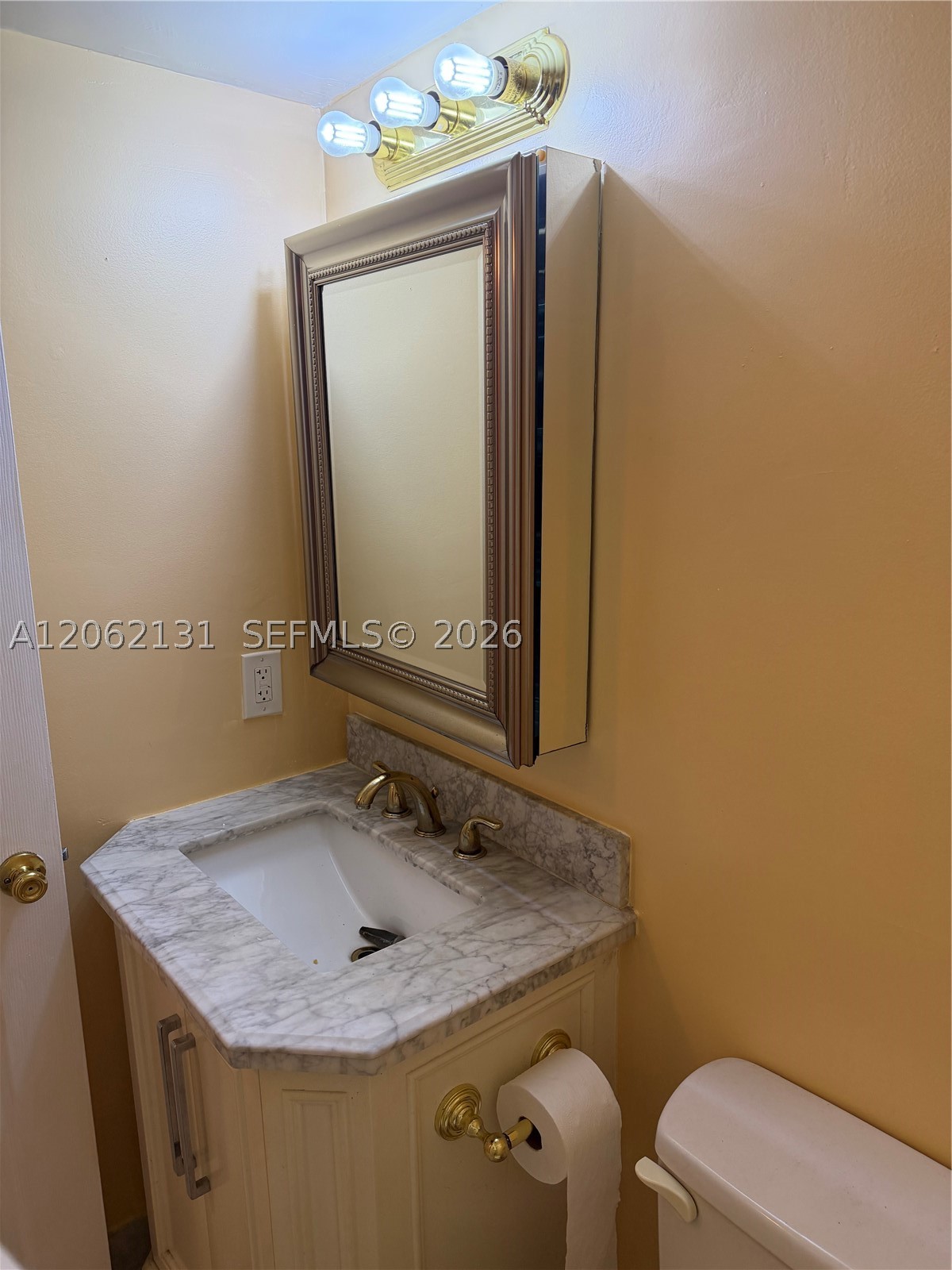 559 N Mansfield N 559 Property Photo 7