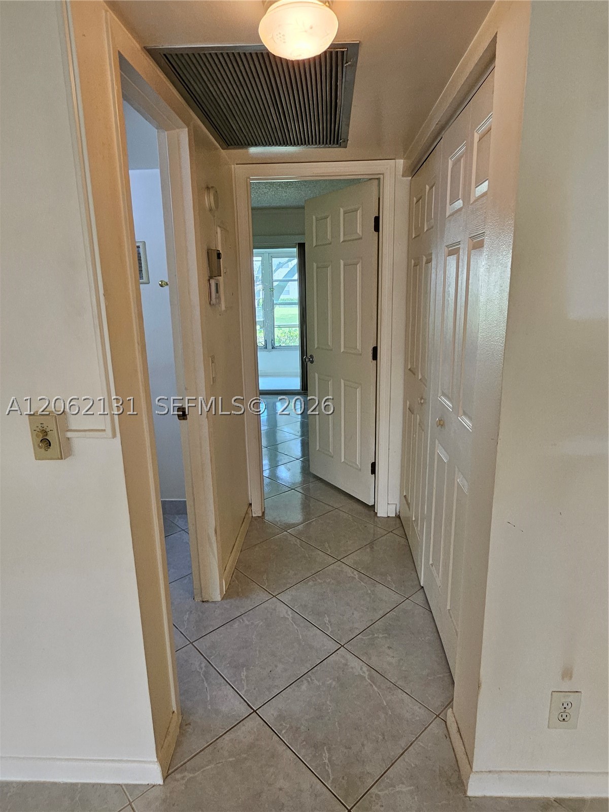 559 N Mansfield N 559 Property Photo 10