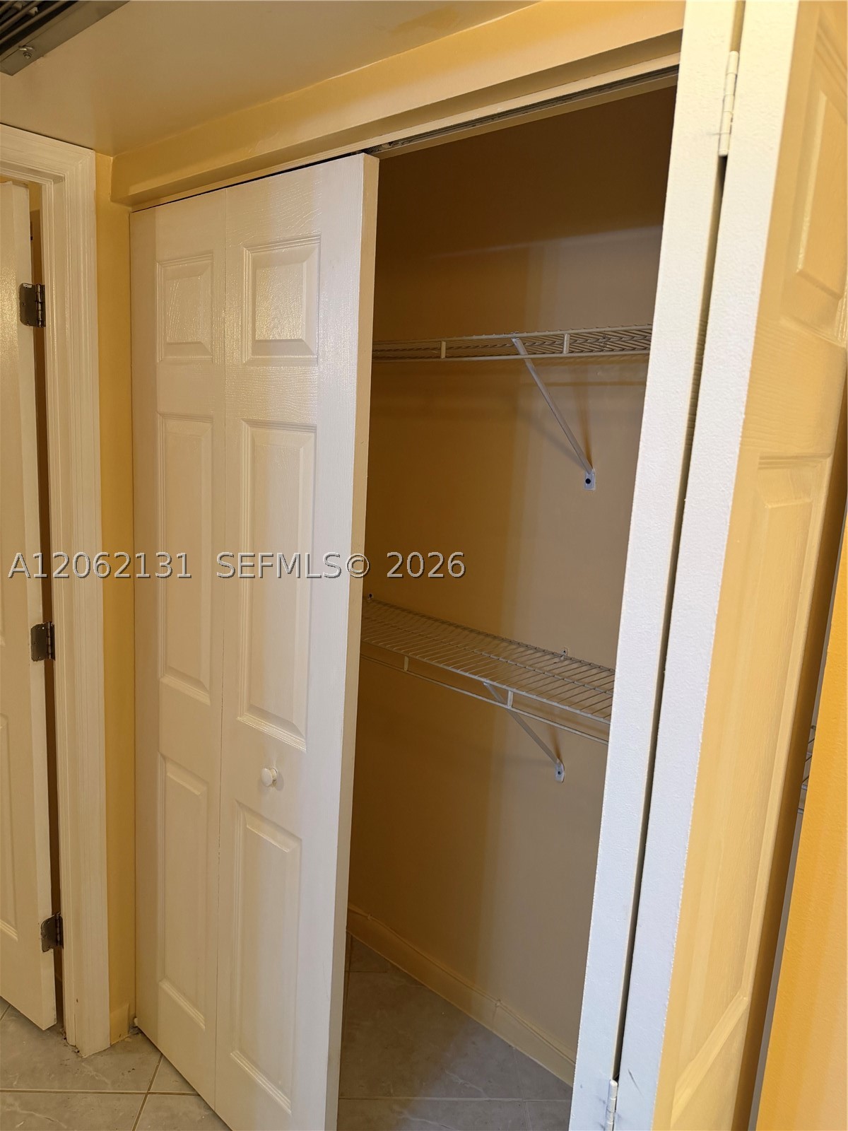 559 N Mansfield N 559 Property Photo 11