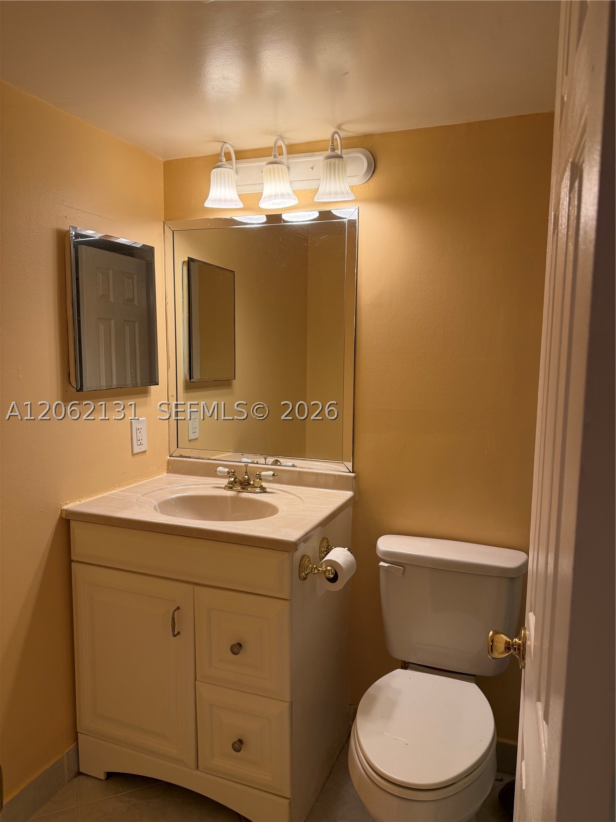 559 N Mansfield N 559 Property Photo 18