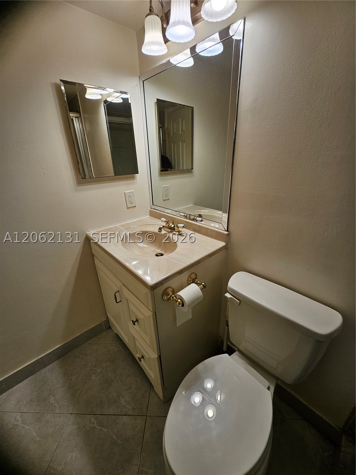 559 N Mansfield N 559 Property Photo 25