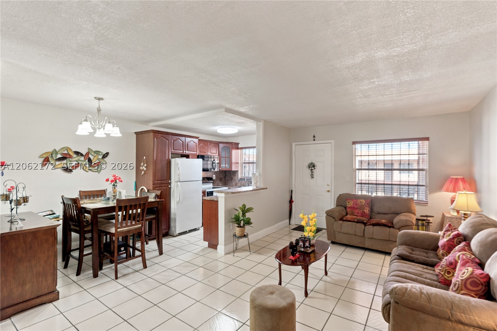 1855 W 60th St 407 Property Photo 4