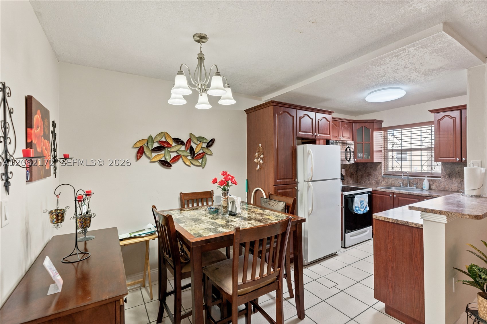 1855 W 60th St 407 Property Photo 5