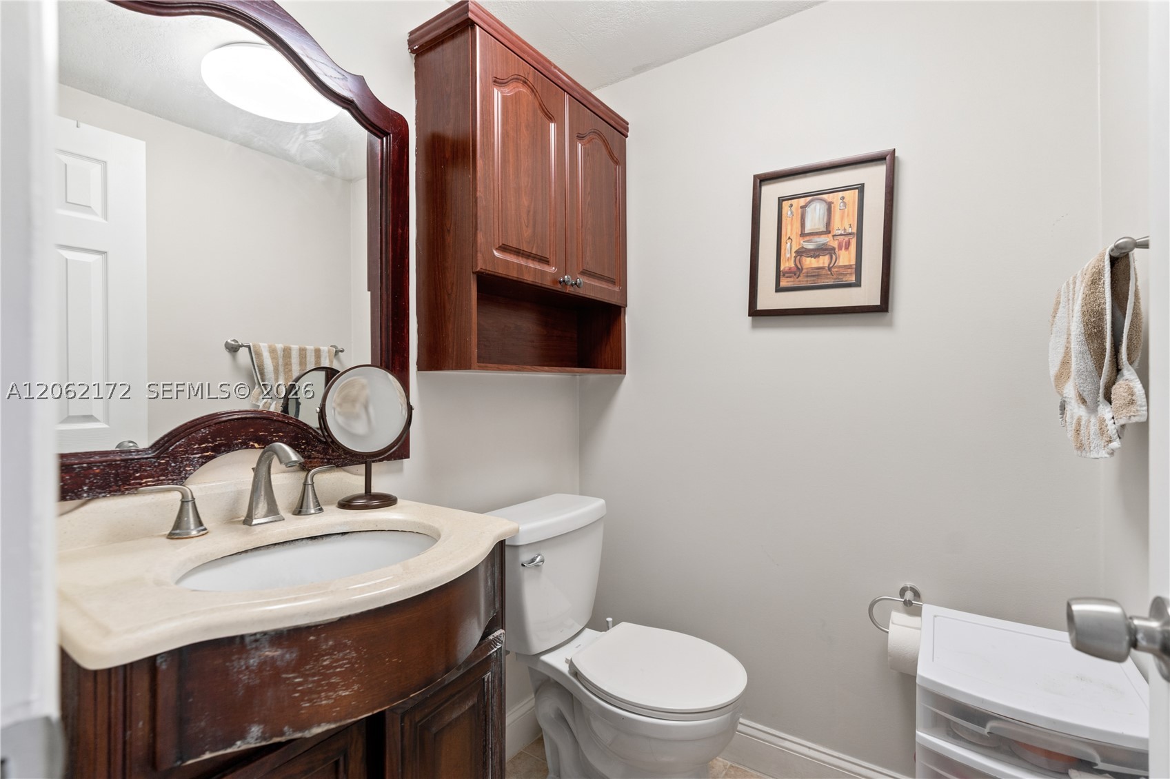 1855 W 60th St 407 Property Photo 7