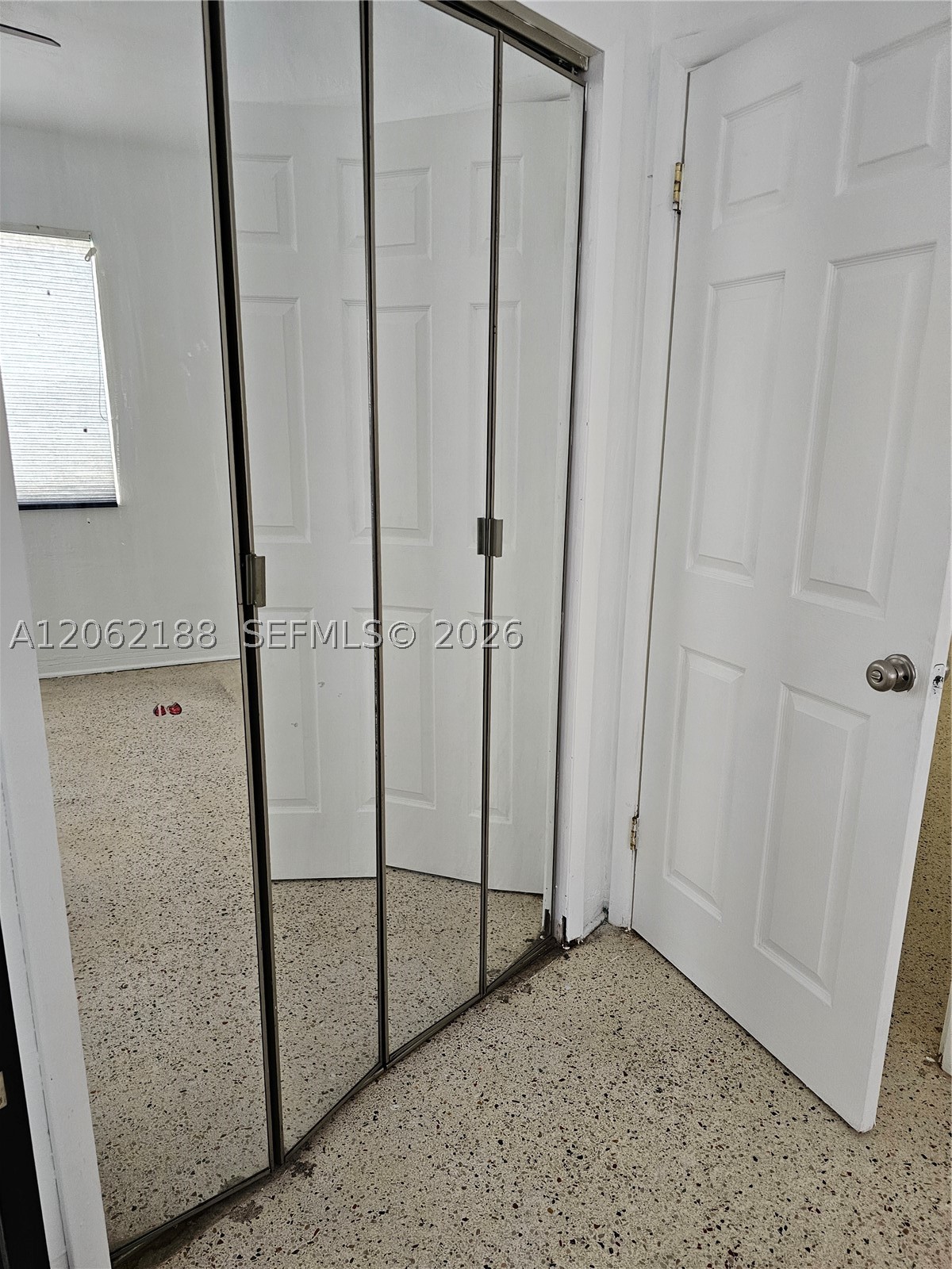 648 E 28th St Property Photo 6