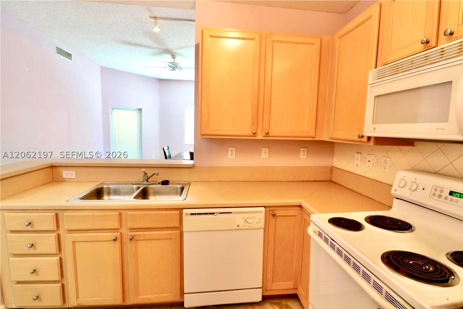 6001 Sw 70th St 117 Property Photo 6