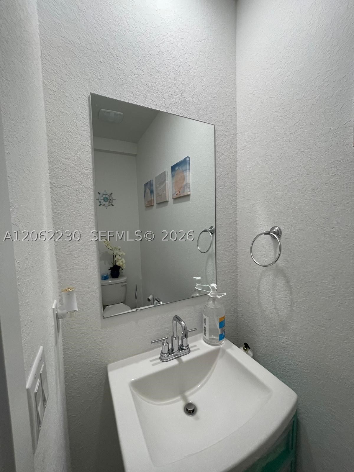 1042 Se 23rd Ter Property Photo 7