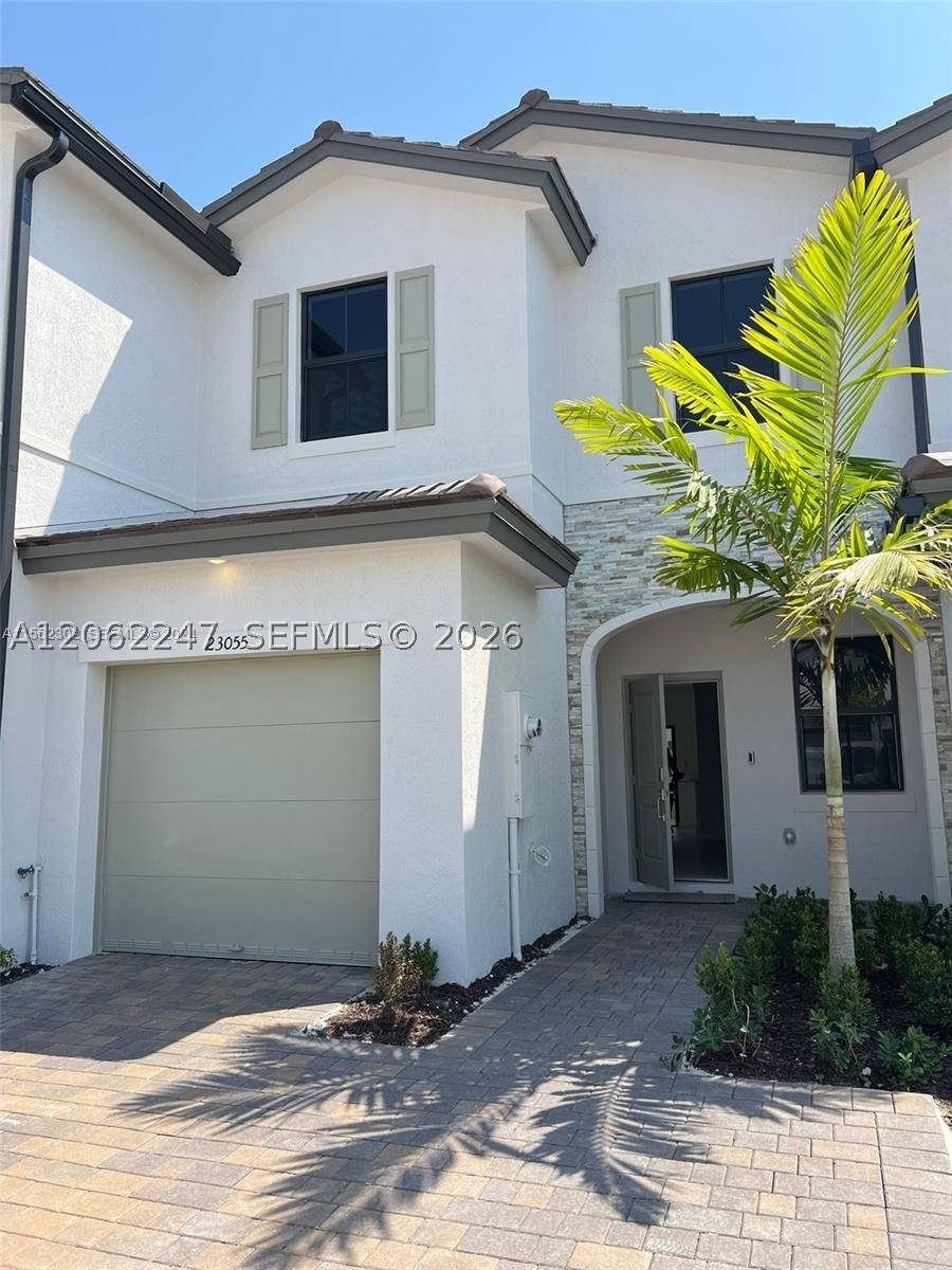 23055 SW 129th Ct Property Photo 1