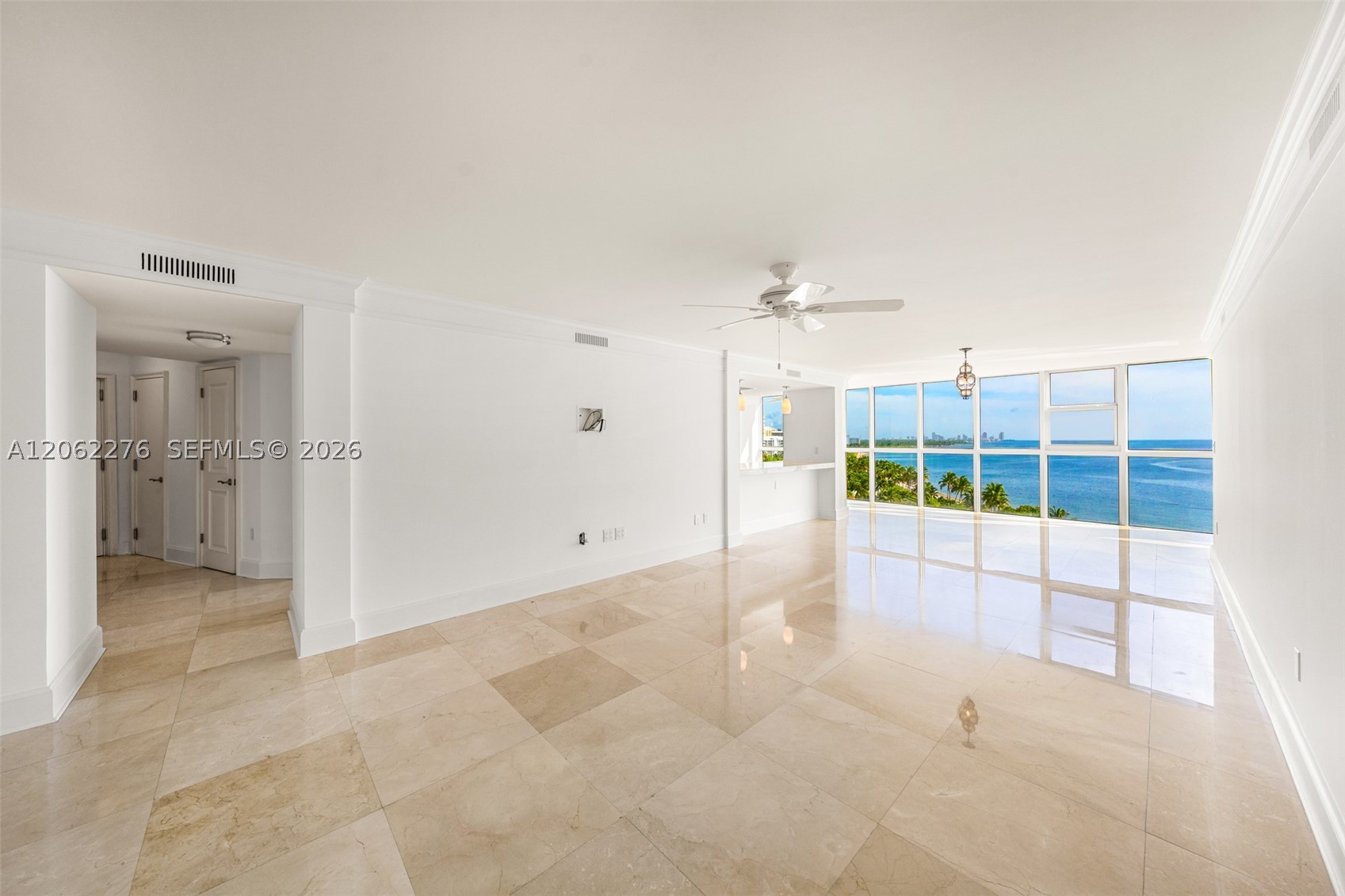600 Grapetree Dr 11dn Property Photo 2