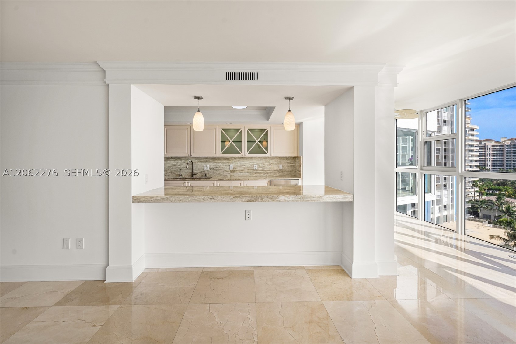 600 Grapetree Dr 11dn Property Photo 6