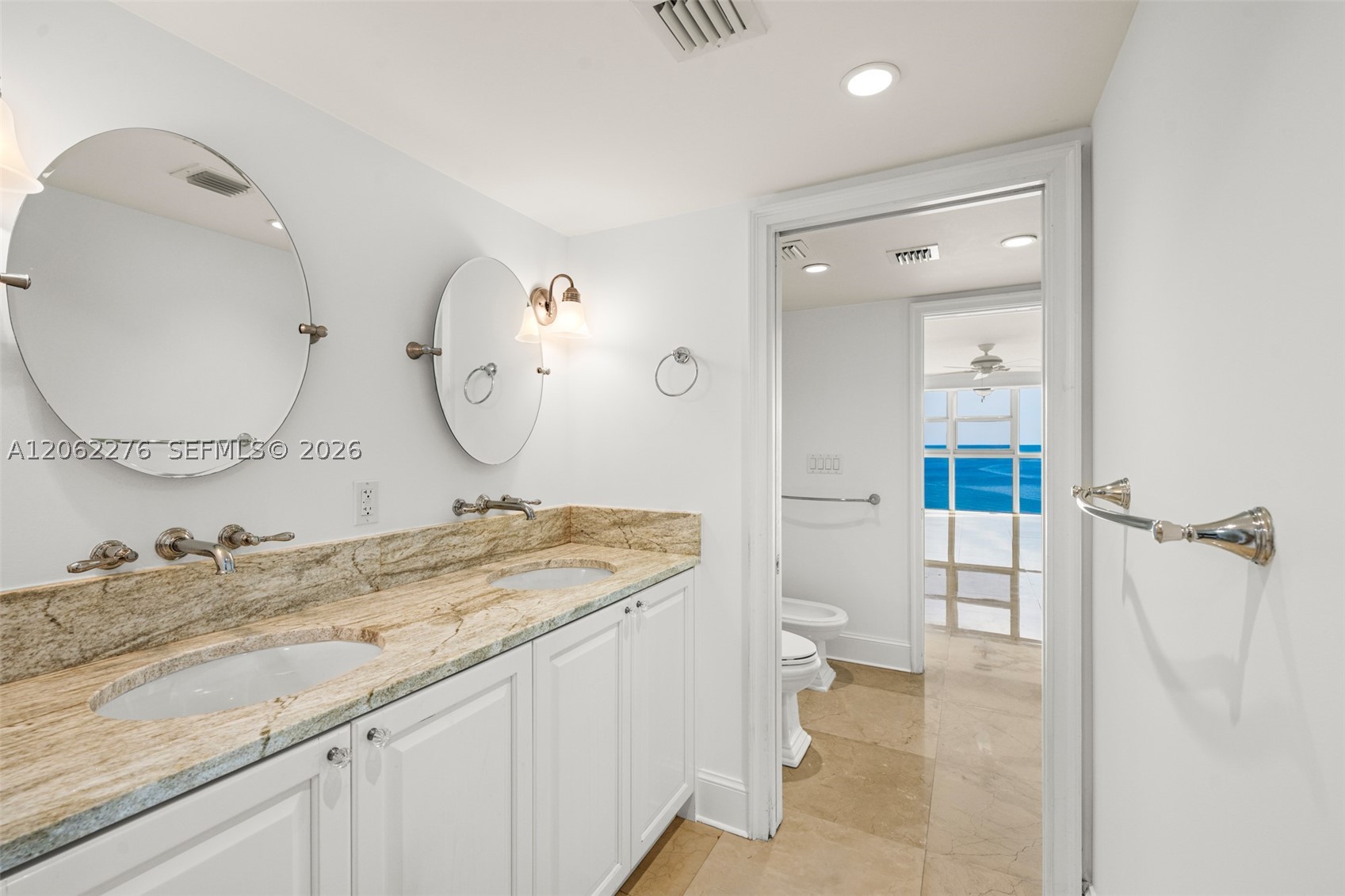 600 Grapetree Dr 11dn Property Photo 21