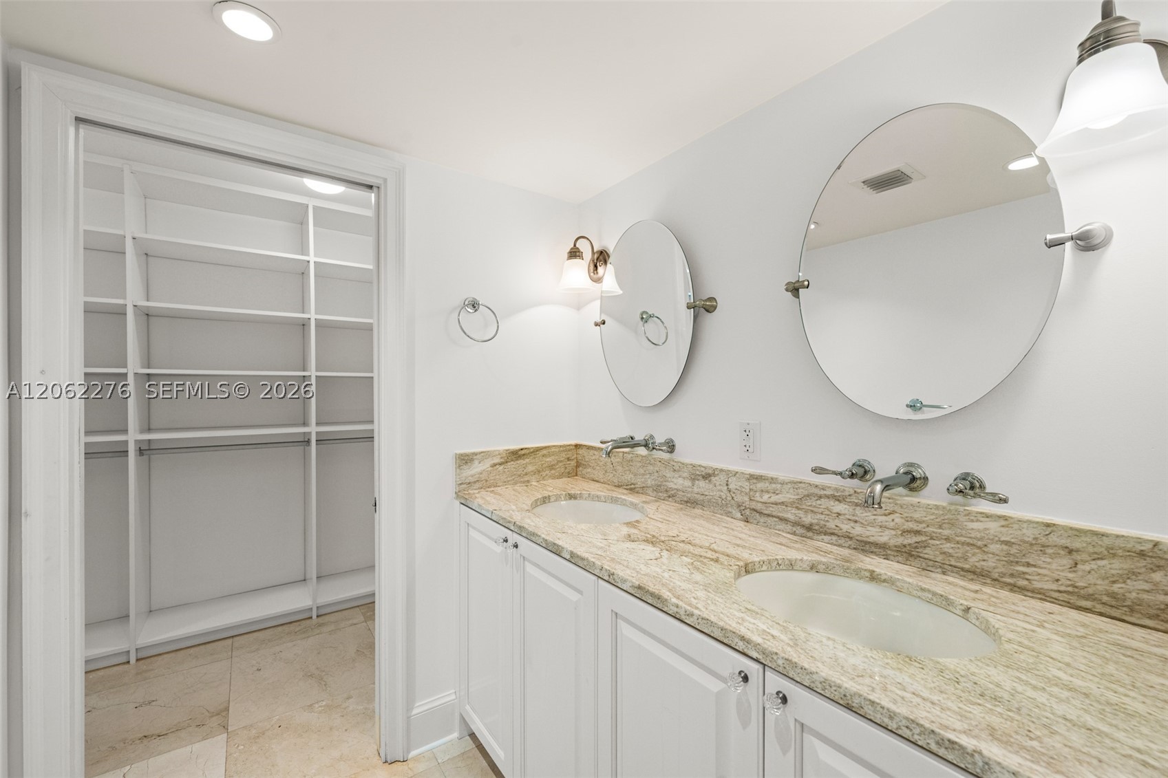 600 Grapetree Dr 11dn Property Photo 22