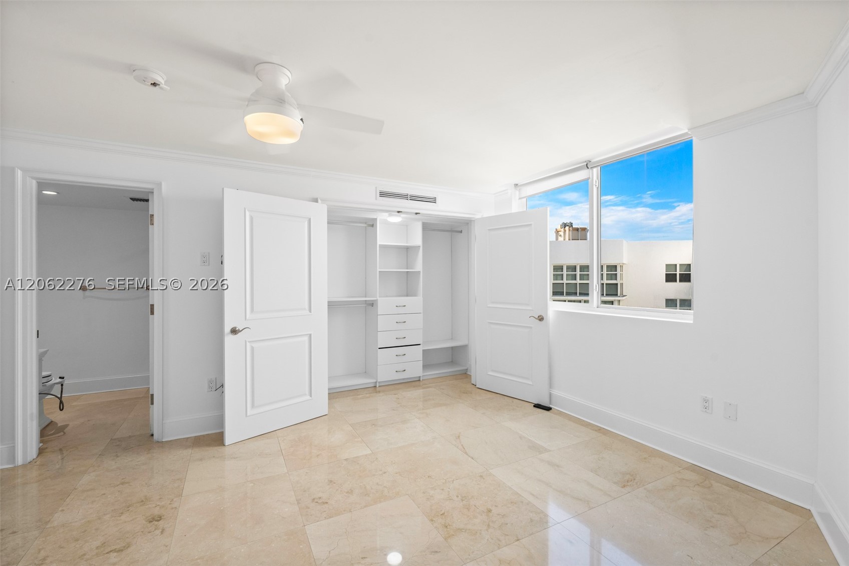 600 Grapetree Dr 11dn Property Photo 28