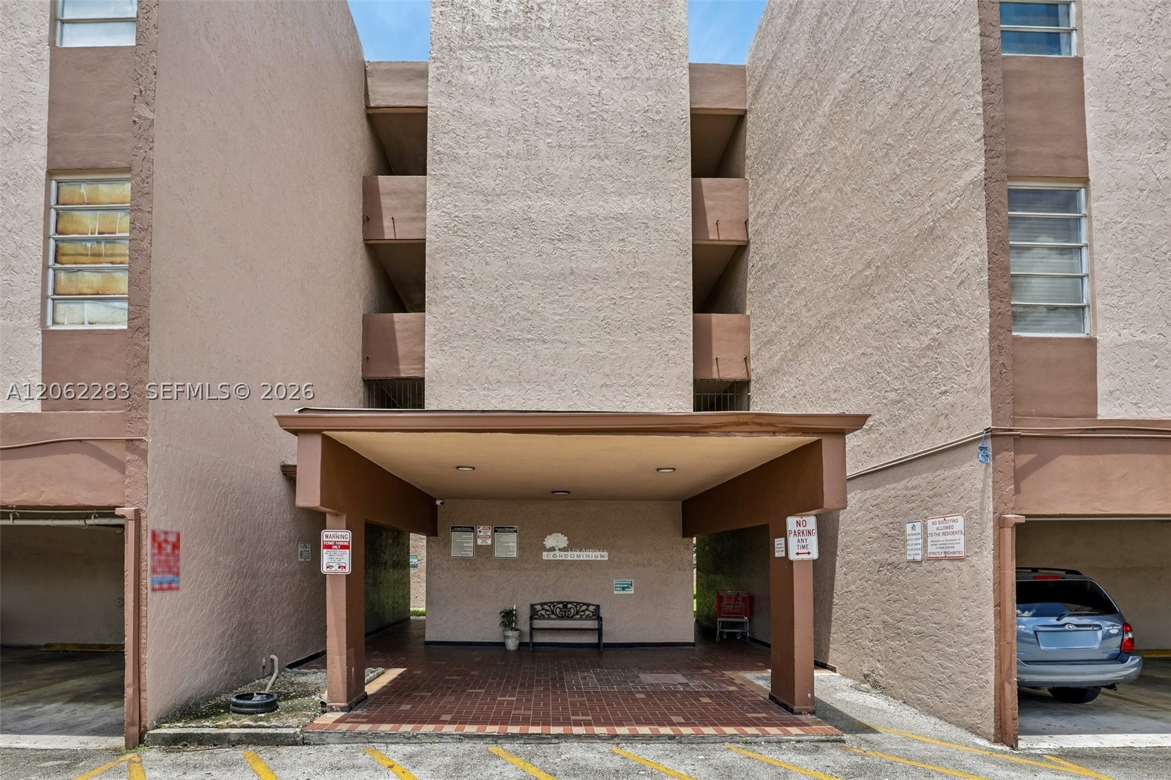 1900 W 68th St B203 Property Photo 2