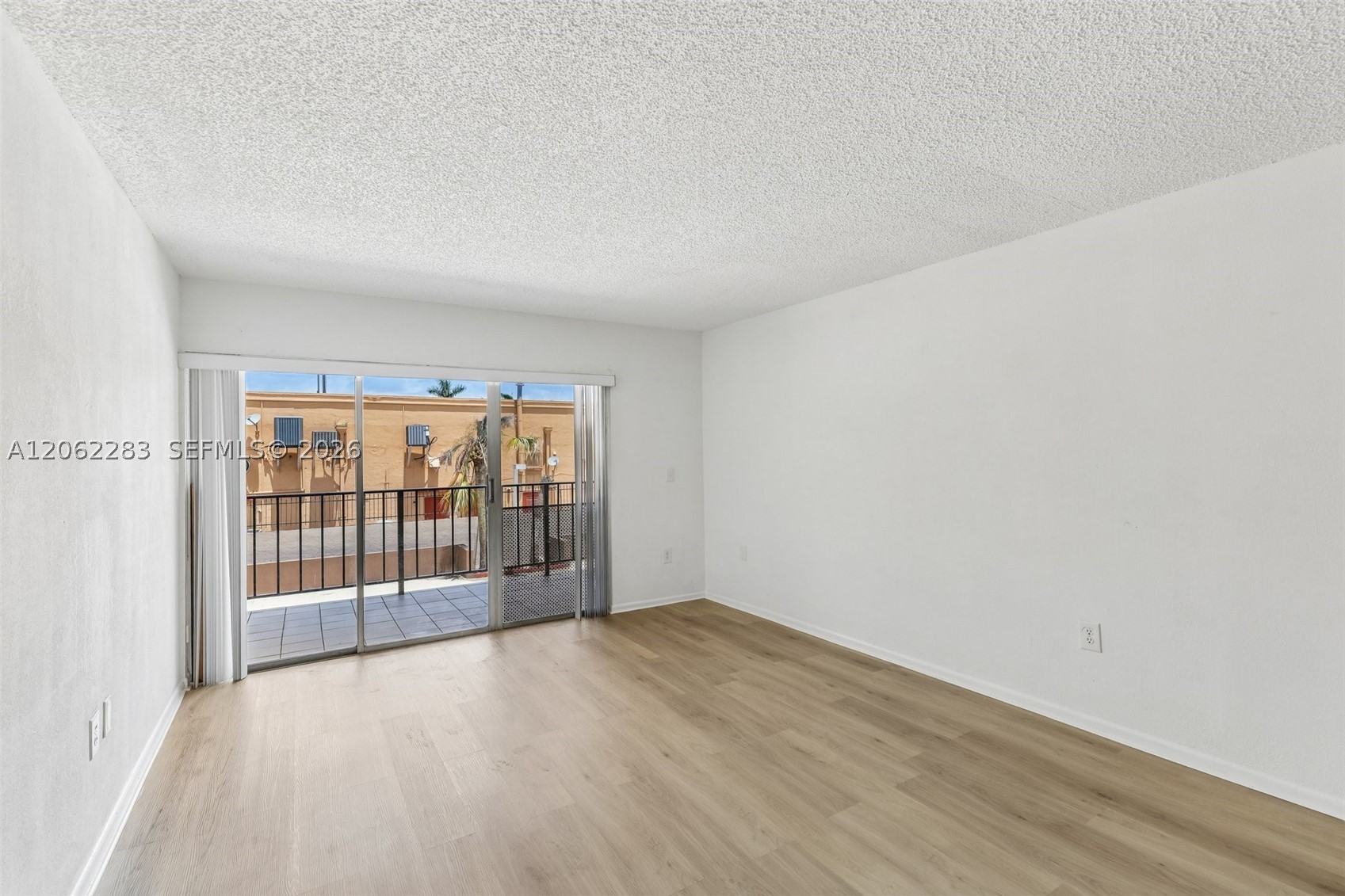 1900 W 68th St B203 Property Photo 10