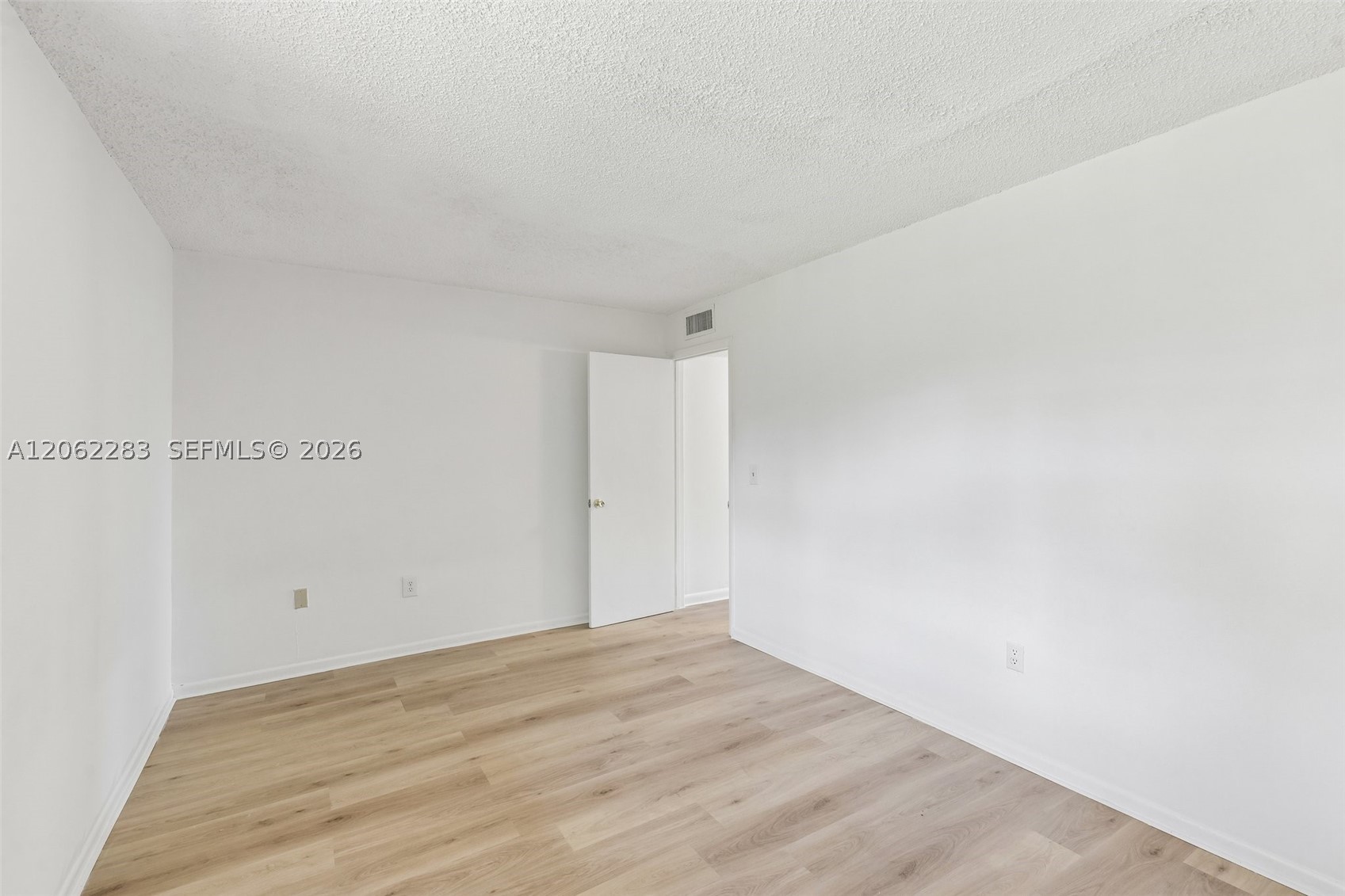 1900 W 68th St B203 Property Photo 18