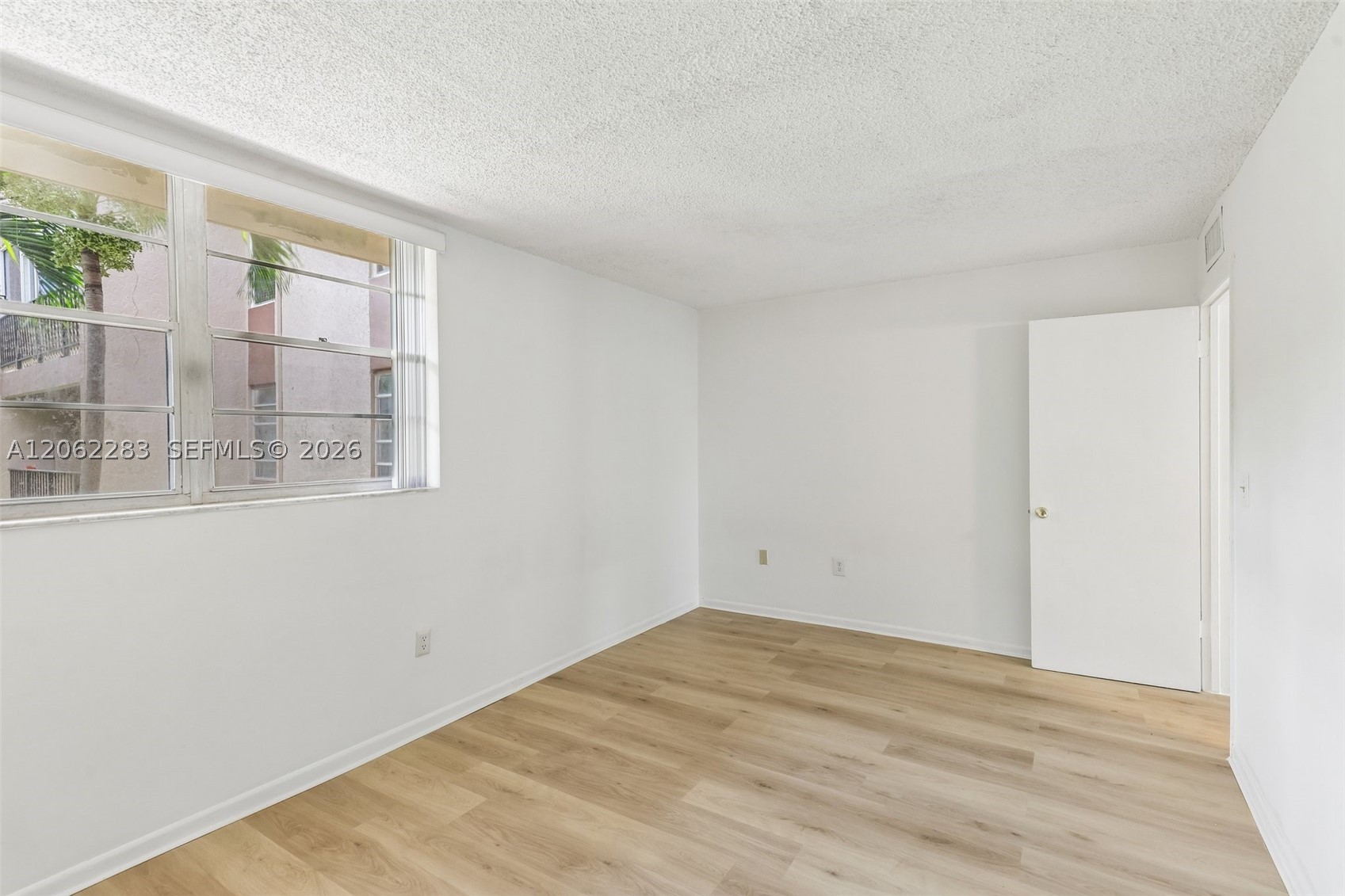 1900 W 68th St B203 Property Photo 20