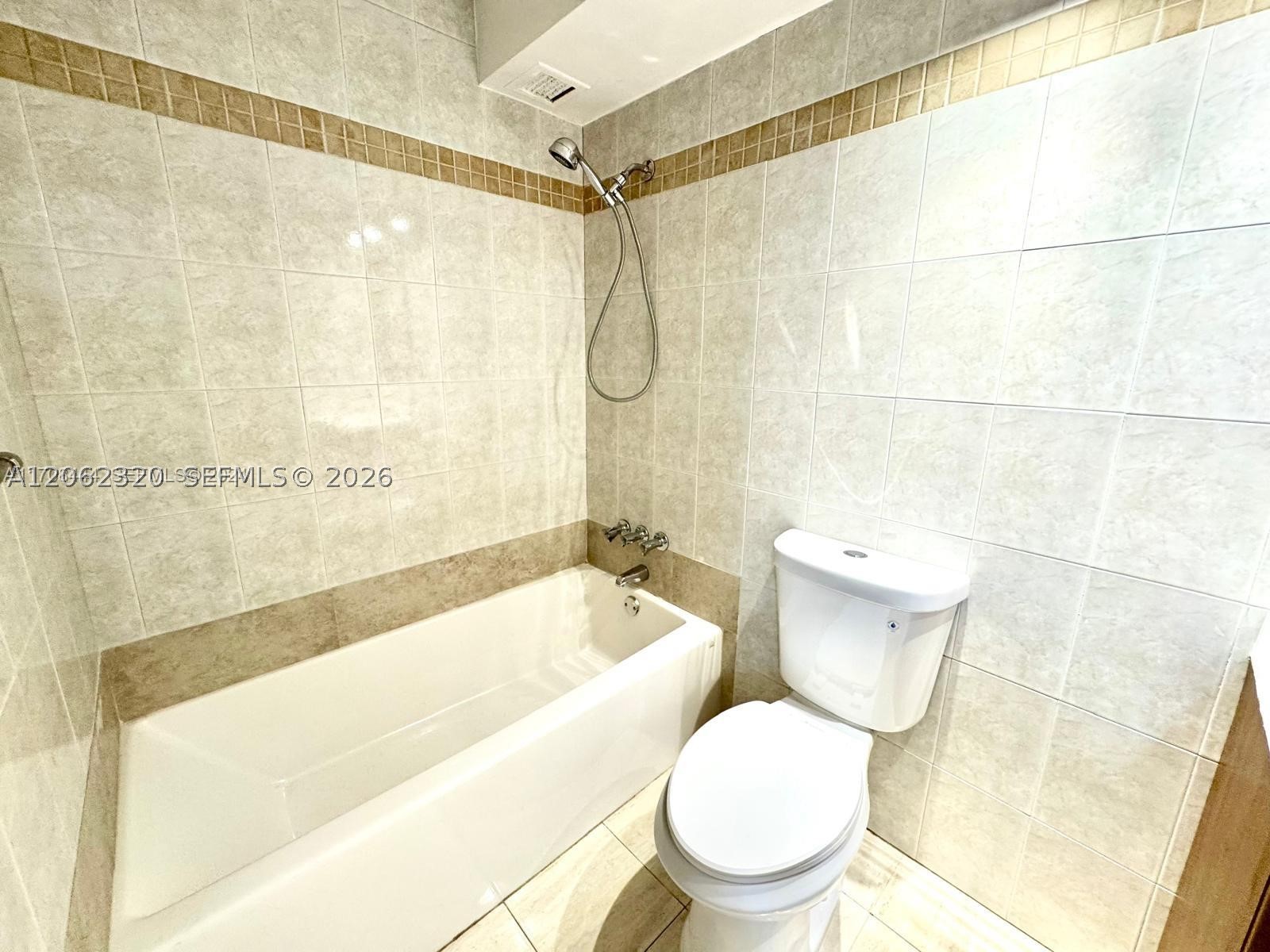 200 172nd St 206 Property Photo 10