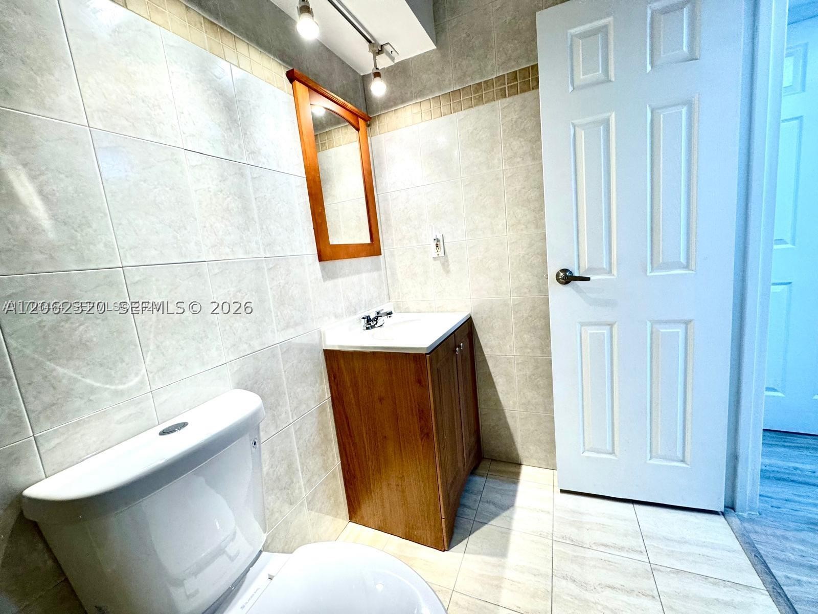 200 172nd St 206 Property Photo 11