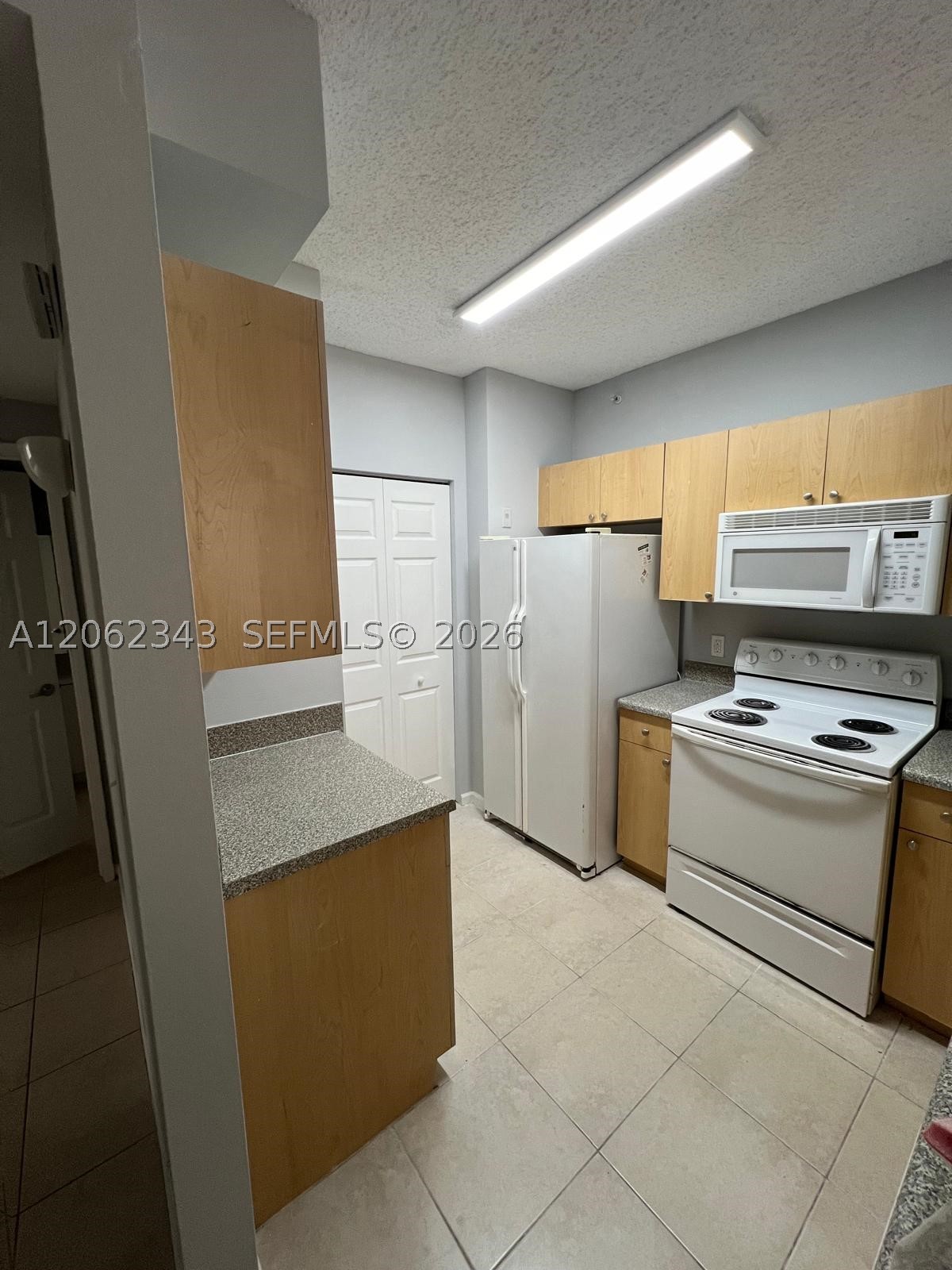 8020 N Nob Hill Rd 102 Property Photo 1