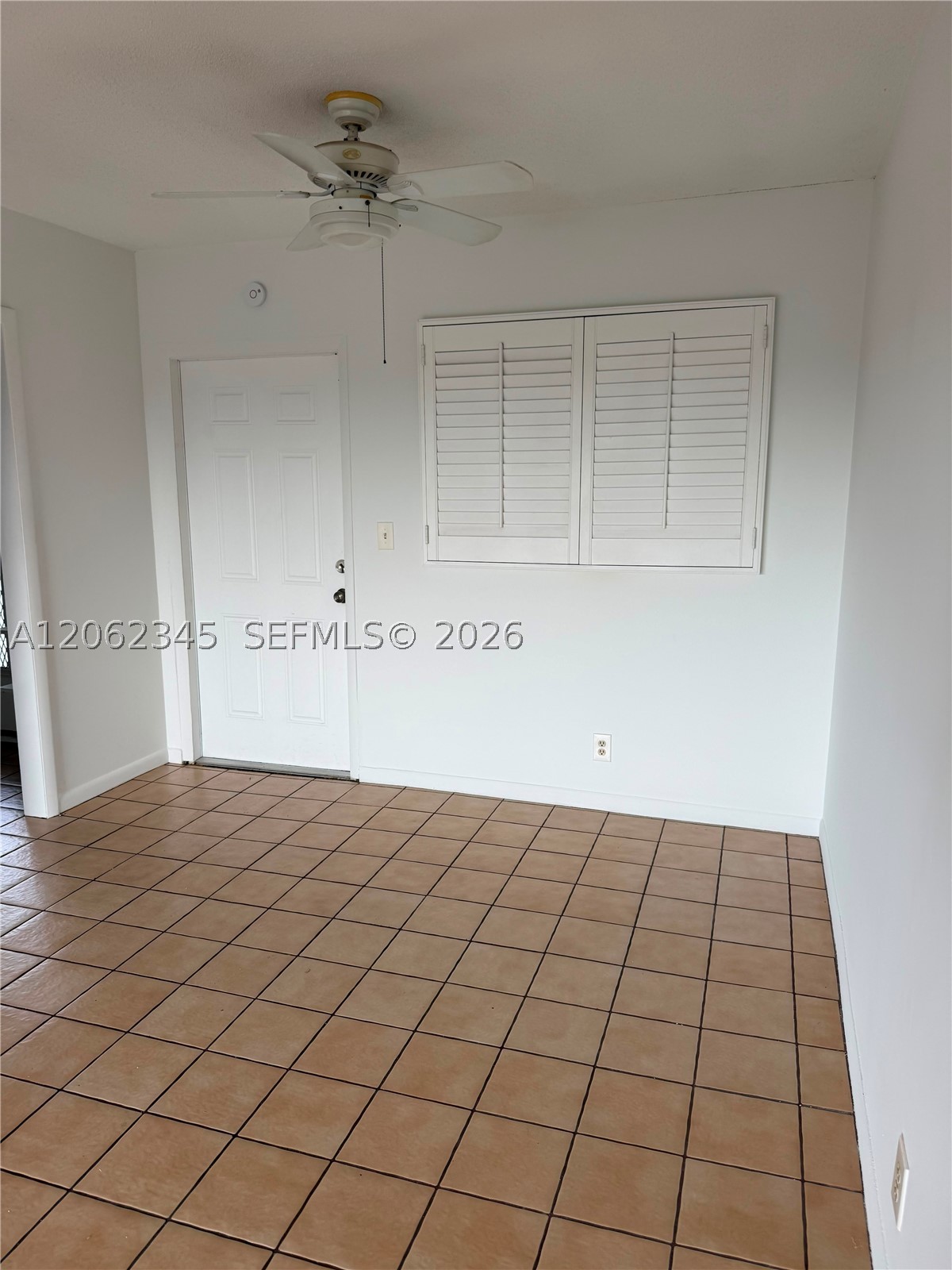 1021 Crystal Lake Dr 304 Property Photo 6