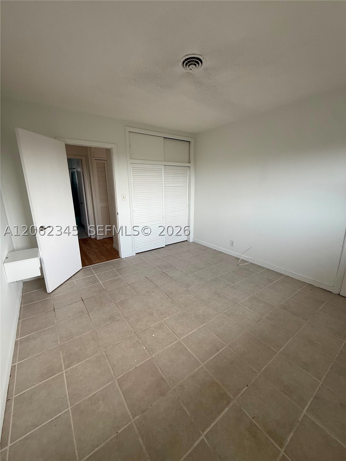 1021 Crystal Lake Dr 304 Property Photo 11