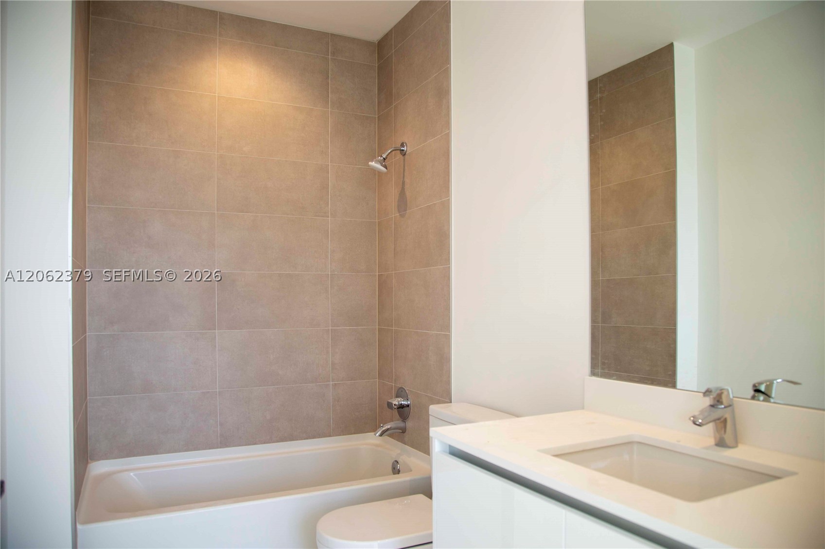 529 Sw 11th St 202 Property Photo 8