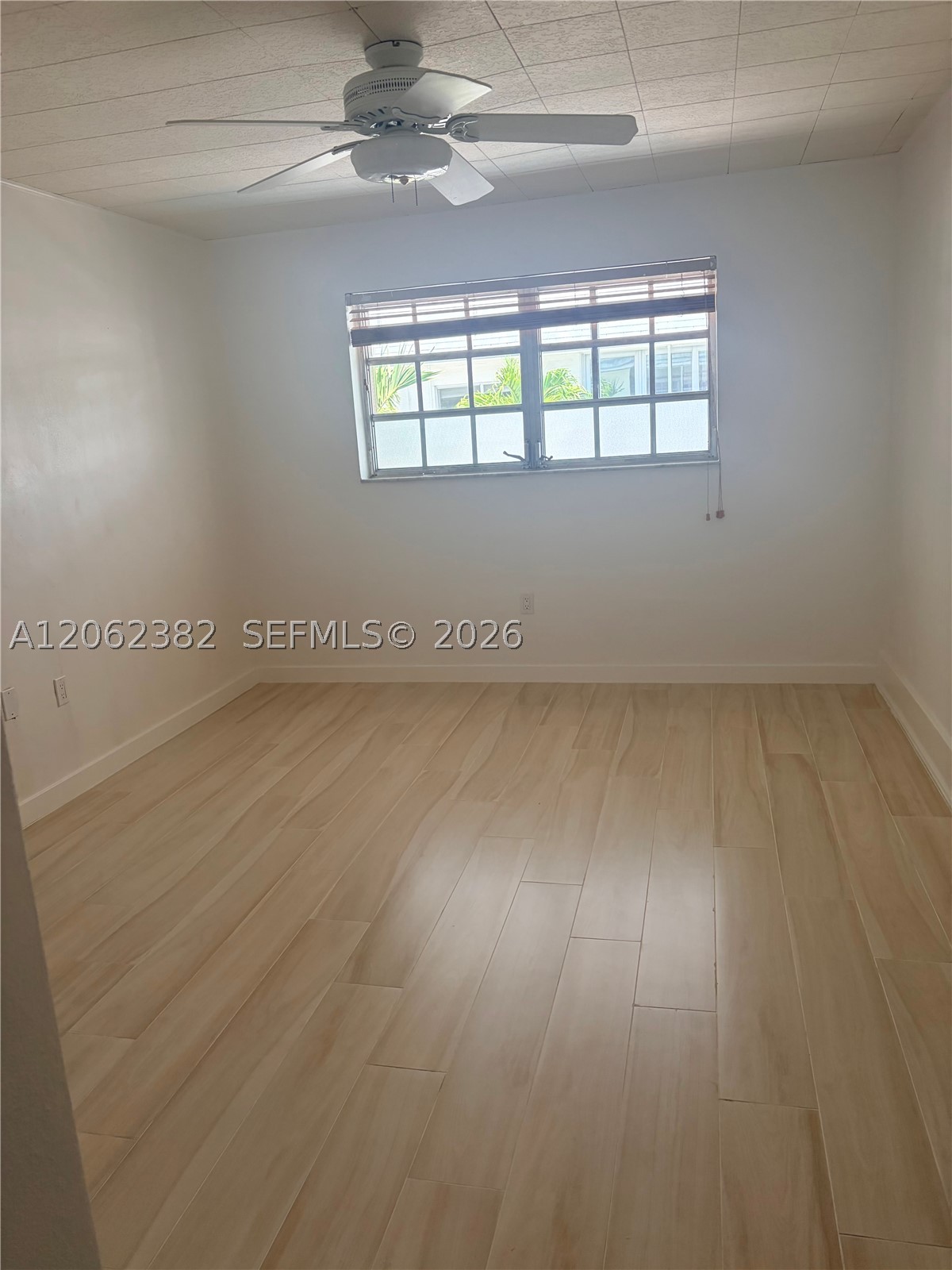 251 Galen Dr 302 Property Photo 4