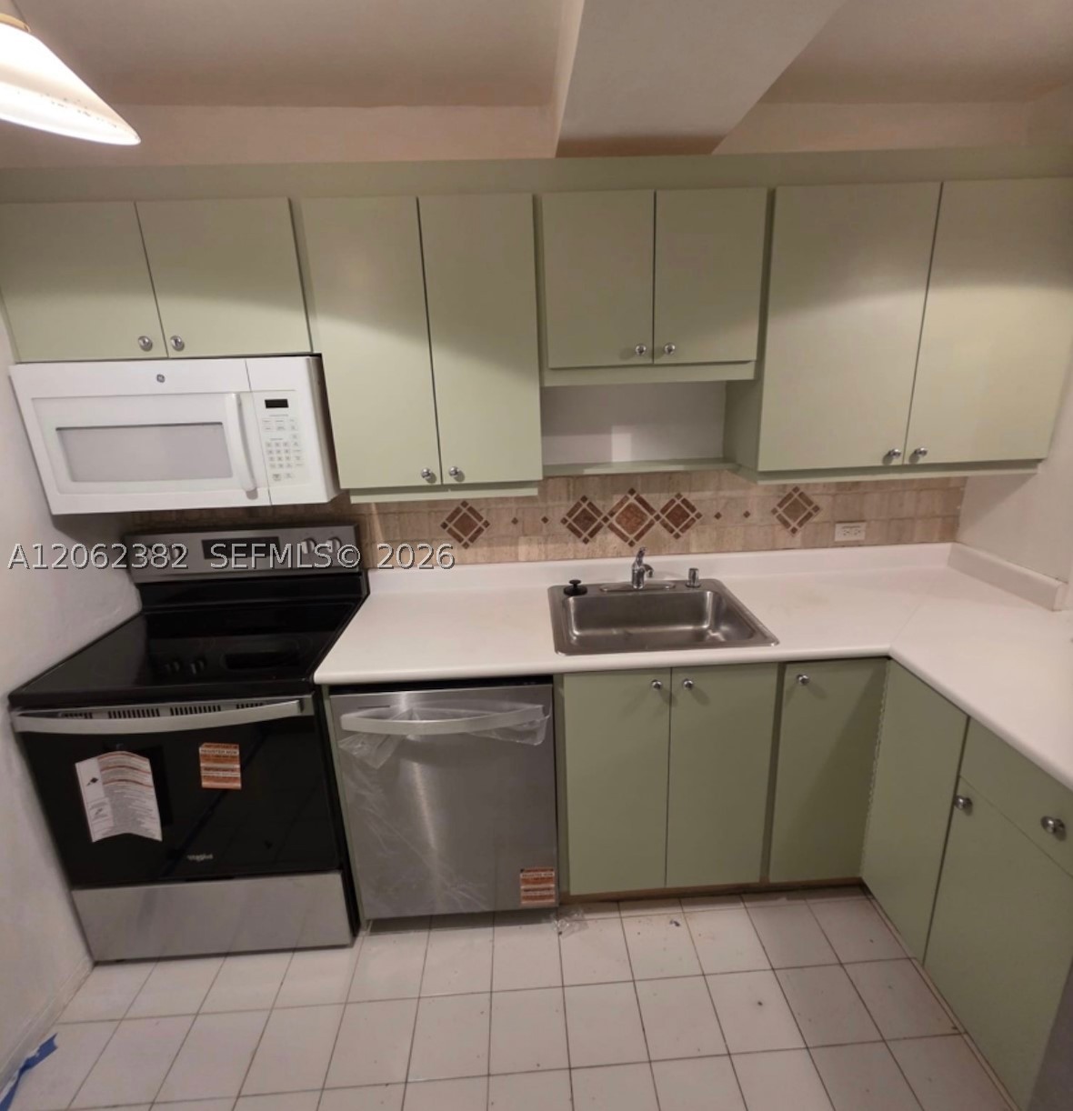 251 Galen Dr 302 Property Photo 8