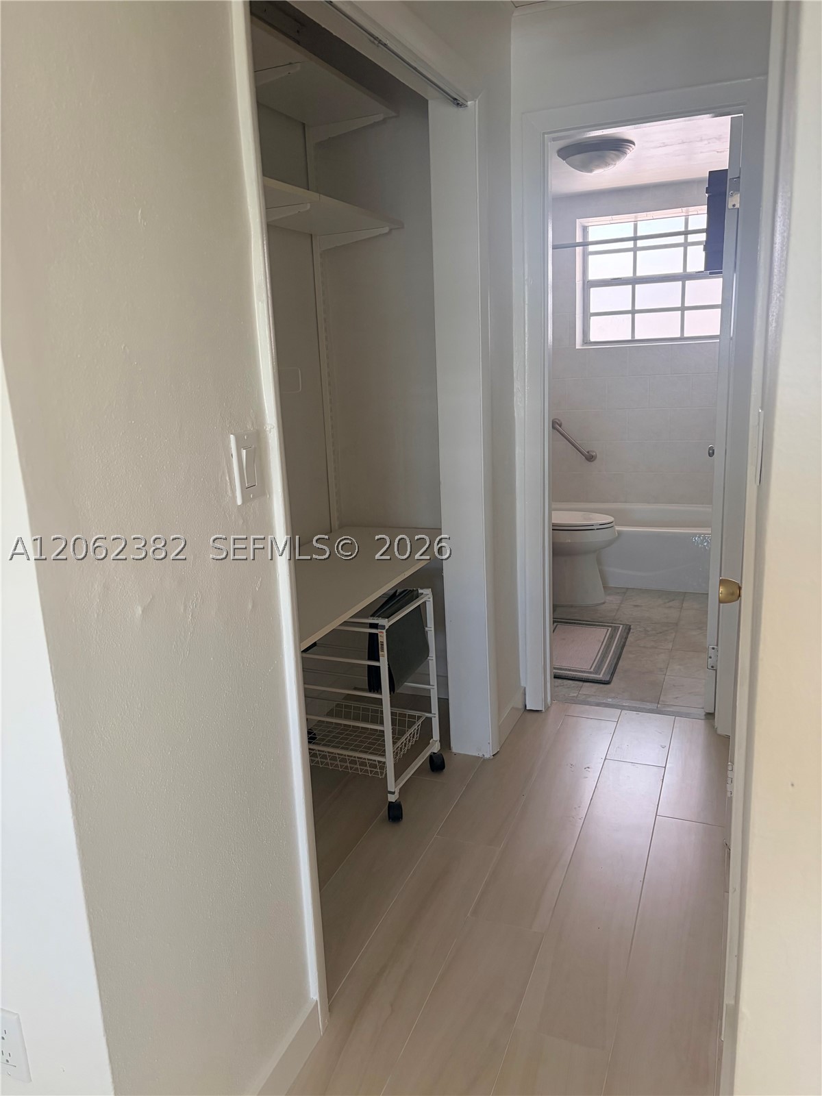 251 Galen Dr 302 Property Photo 11