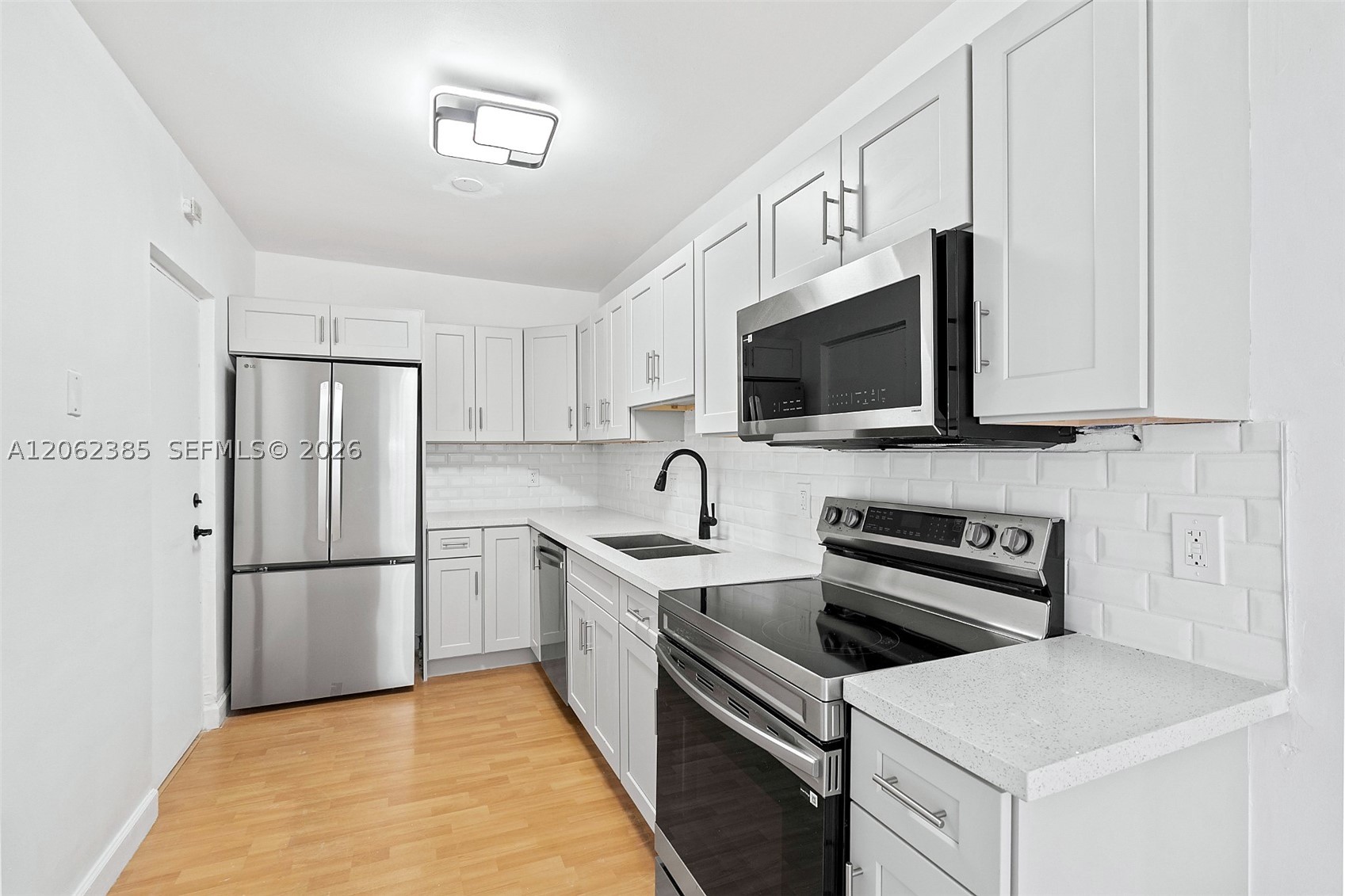 1880 S Treasure Dr 3d Property Photo 2