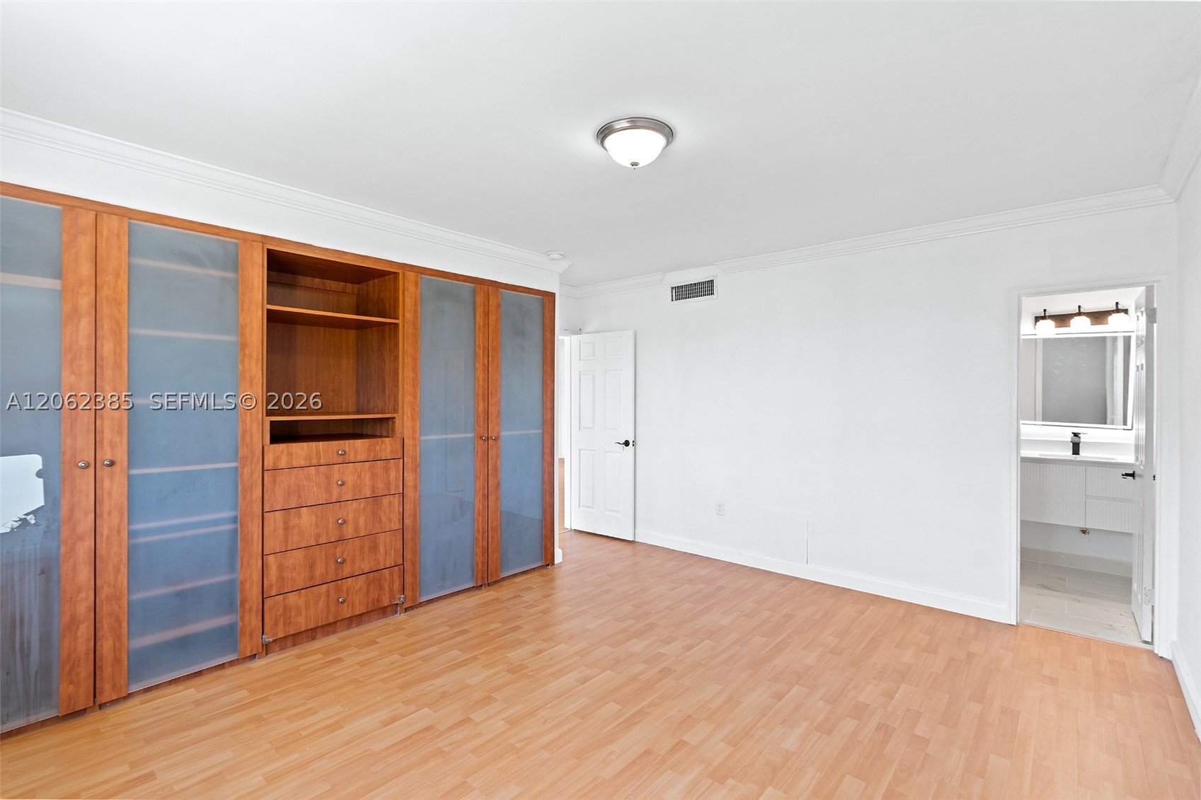 1880 S Treasure Dr 3d Property Photo 8