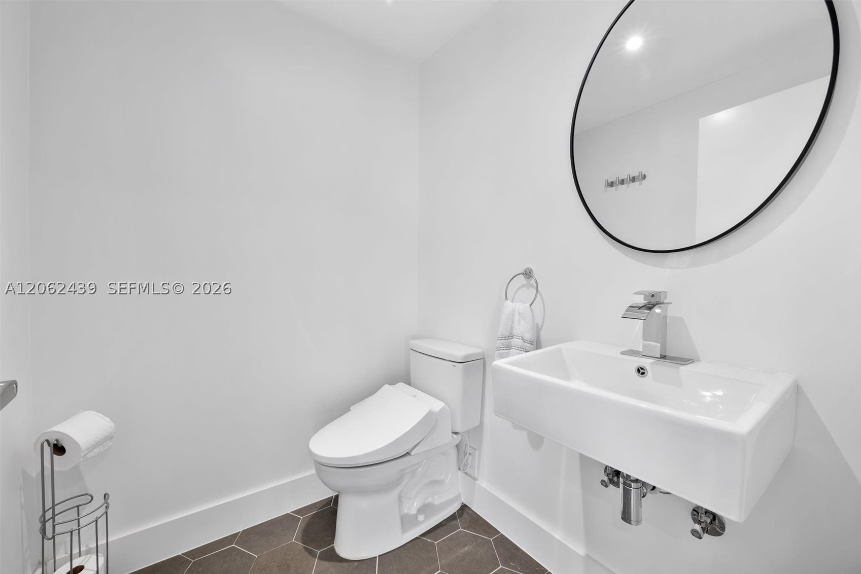 742 Ne 82nd Ter Property Photo 12