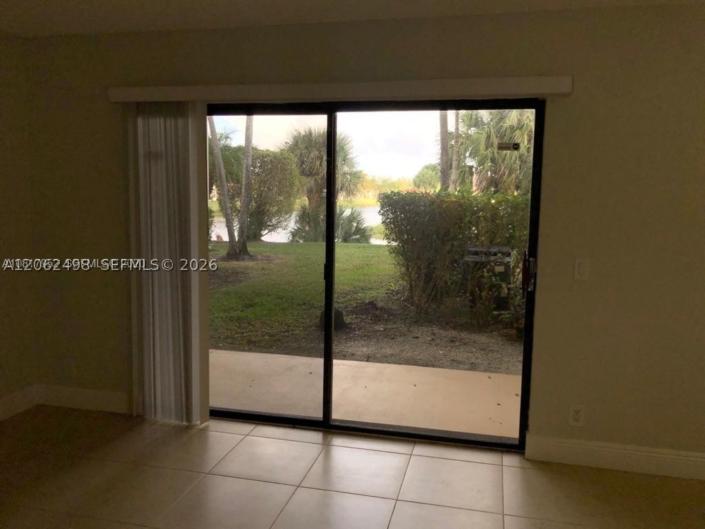 1502 Lake Crystal Dr A Property Photo 12